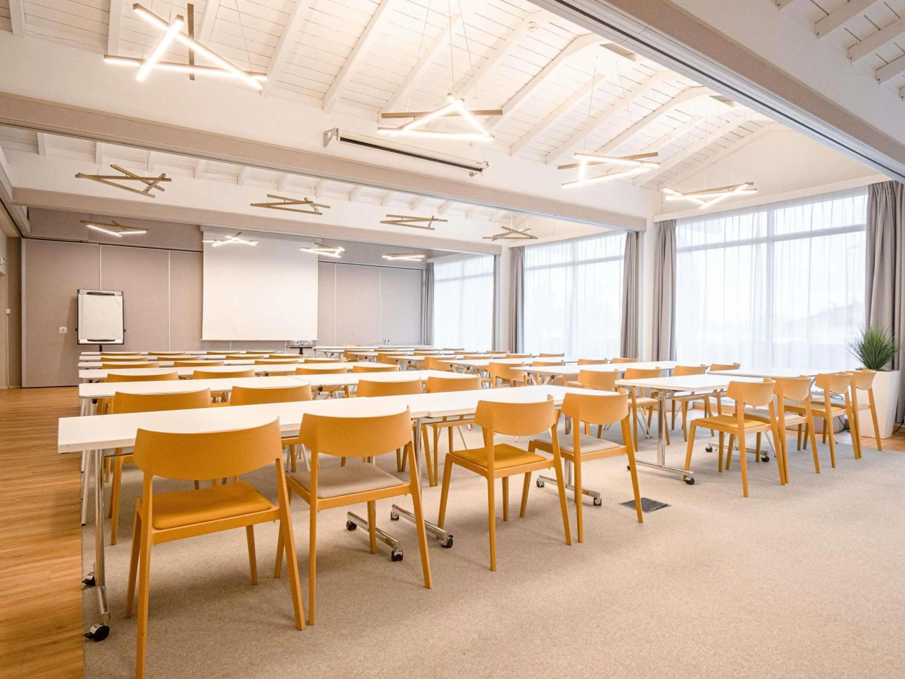 Meeting/conference room in Novotel Narbonne Sud A9/A61