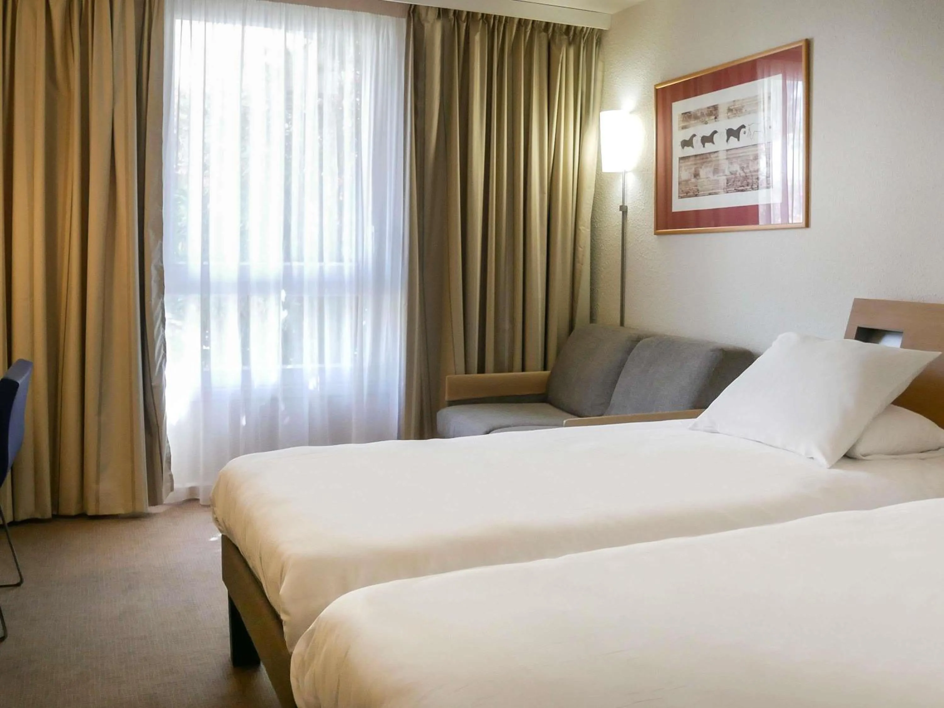 Bedroom, Bed in Novotel Narbonne Sud A9/A61