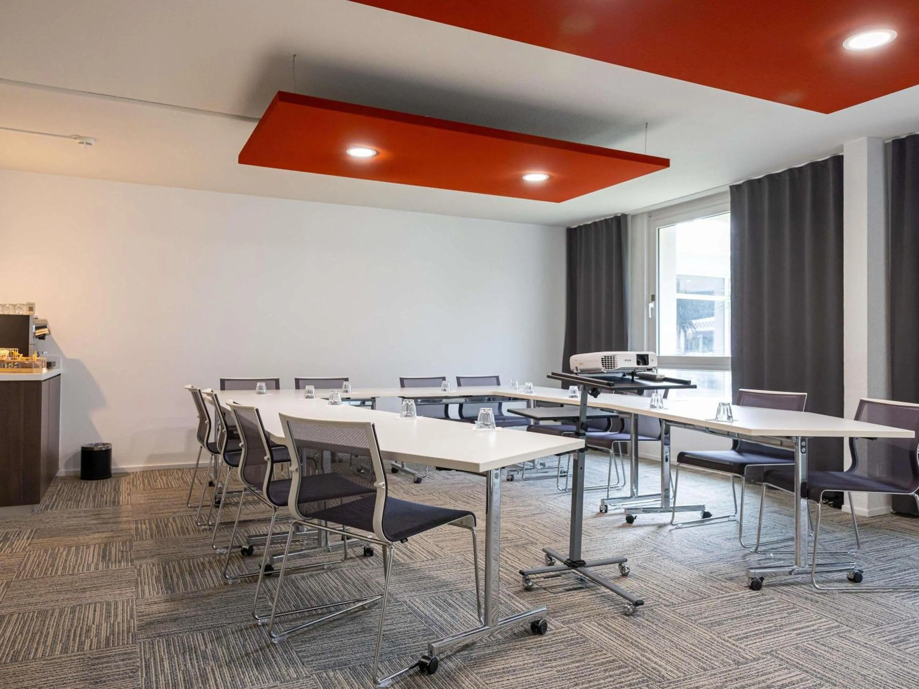 Meeting/conference room in Novotel Narbonne Sud A9/A61