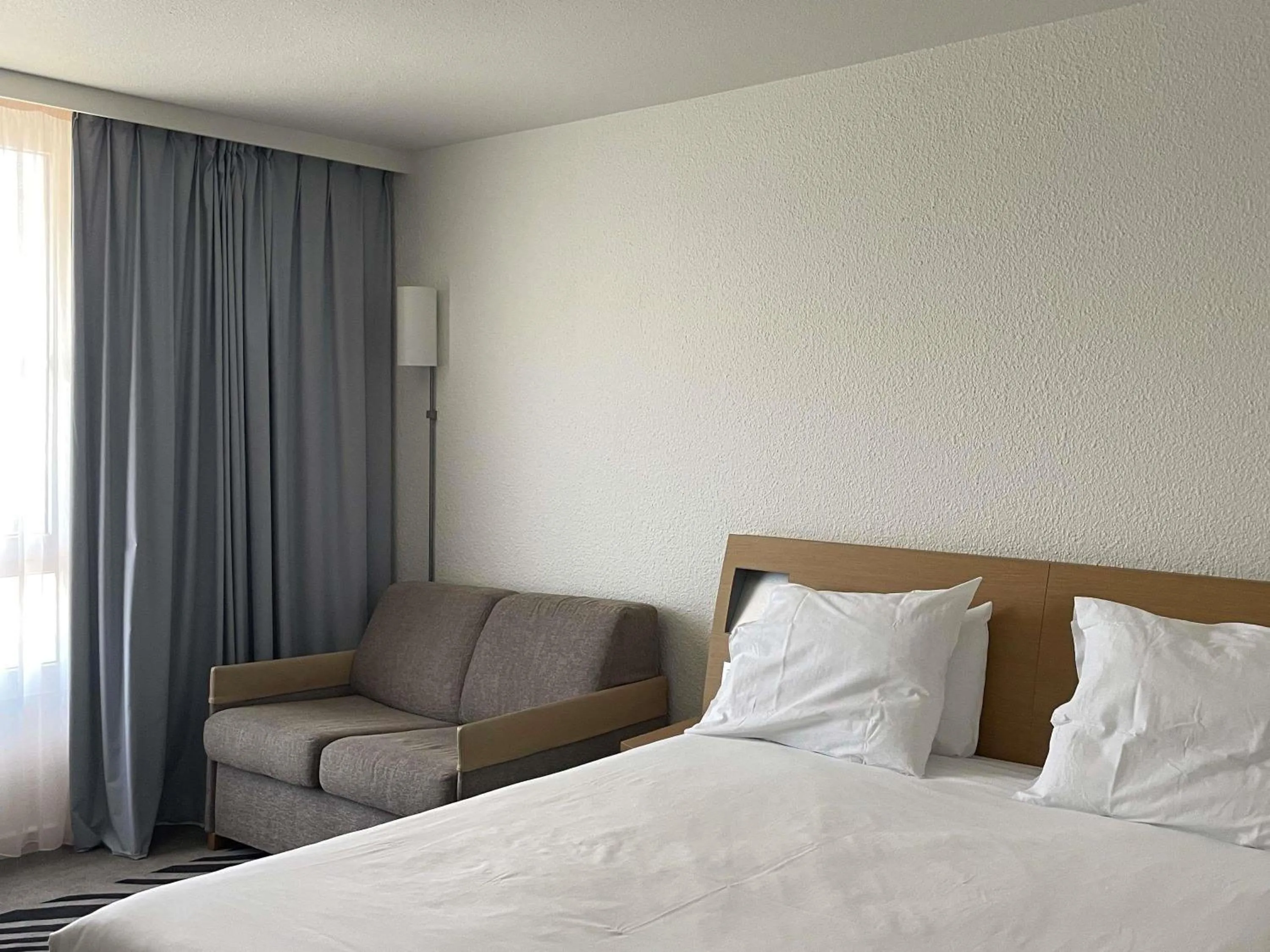 Bedroom, Bed in Novotel Narbonne Sud A9/A61