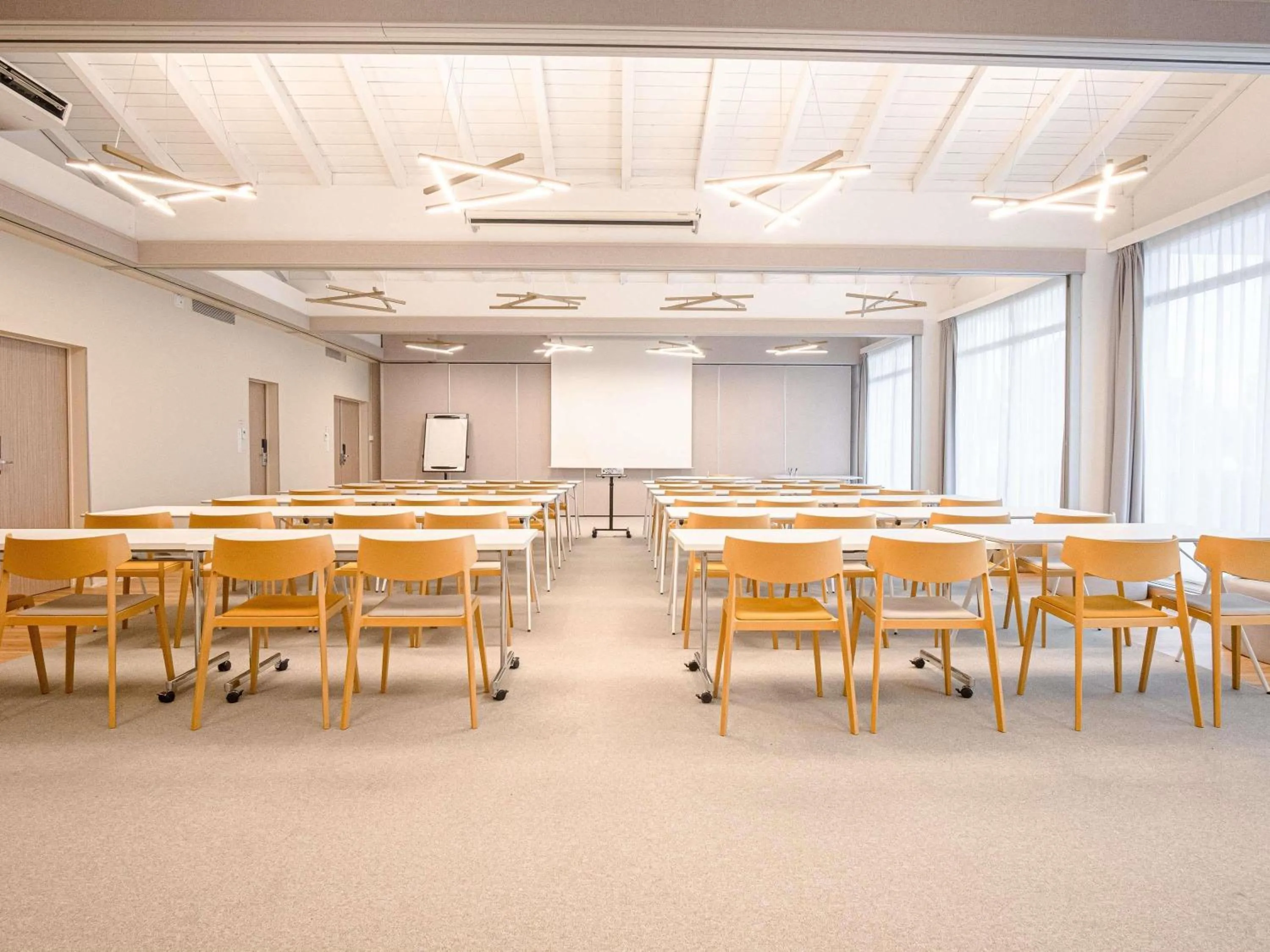 Meeting/conference room in Novotel Narbonne Sud A9/A61