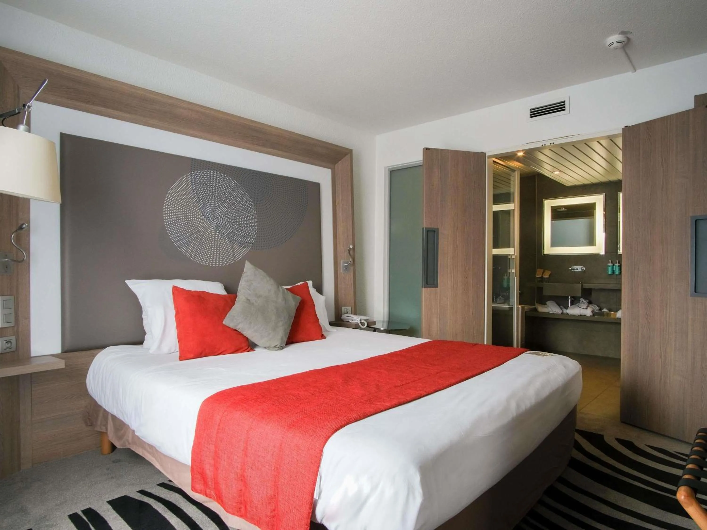 Bedroom, Bed in Novotel Narbonne Sud A9/A61