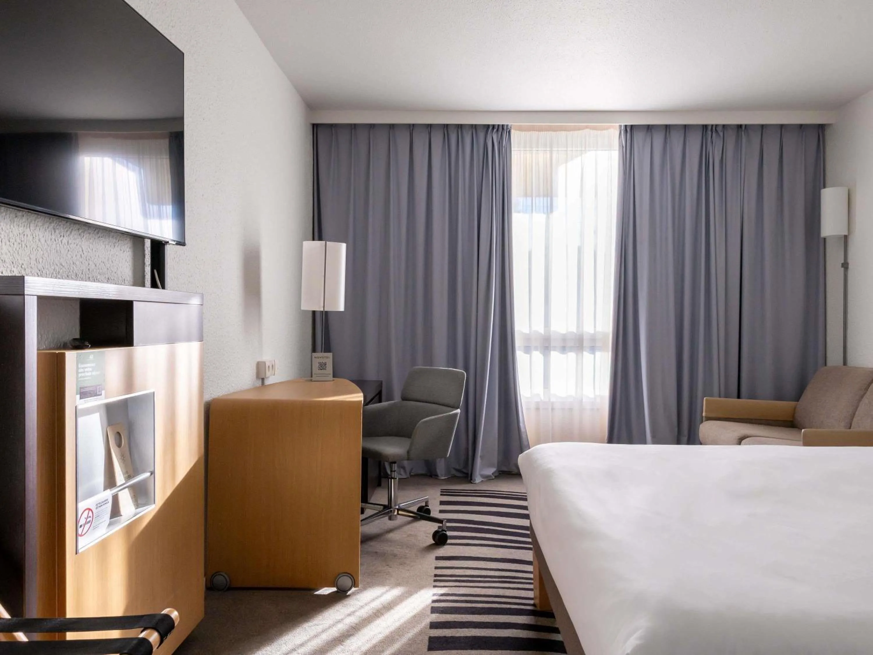 Bedroom, Bed in Novotel Narbonne Sud A9/A61