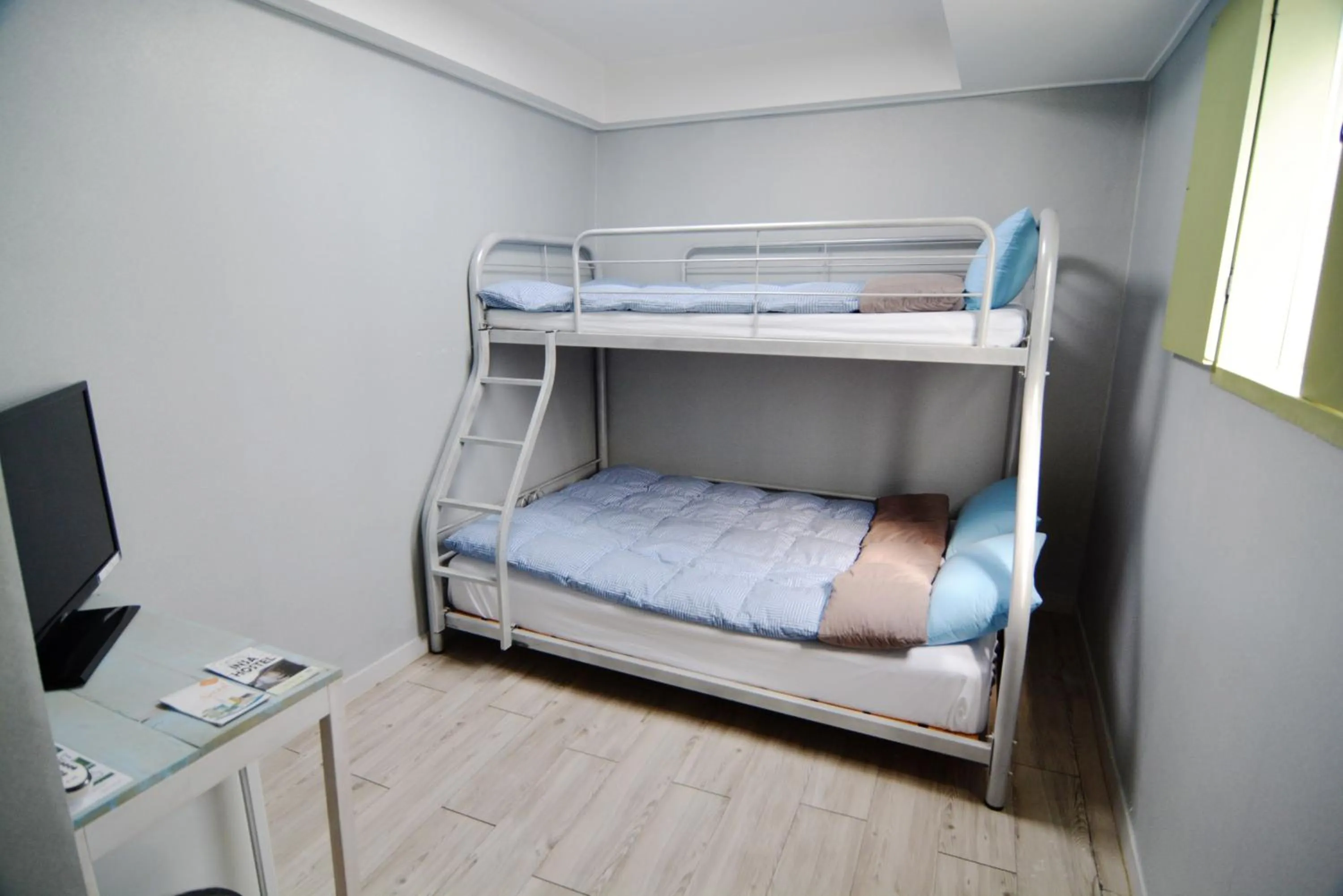 bunk bed in Insadong Hostel