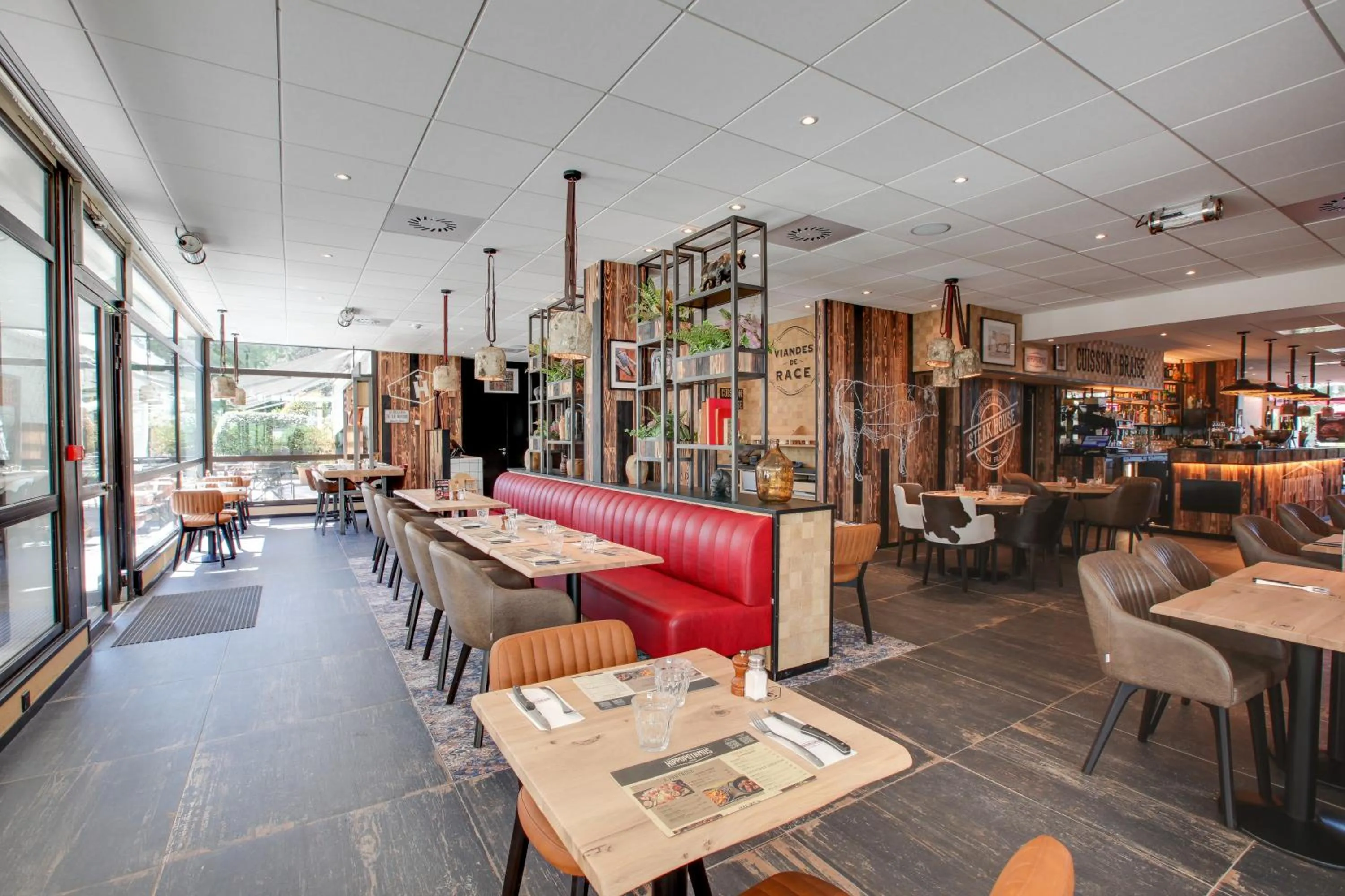 Restaurant/places to eat in Novotel Bordeaux Mérignac