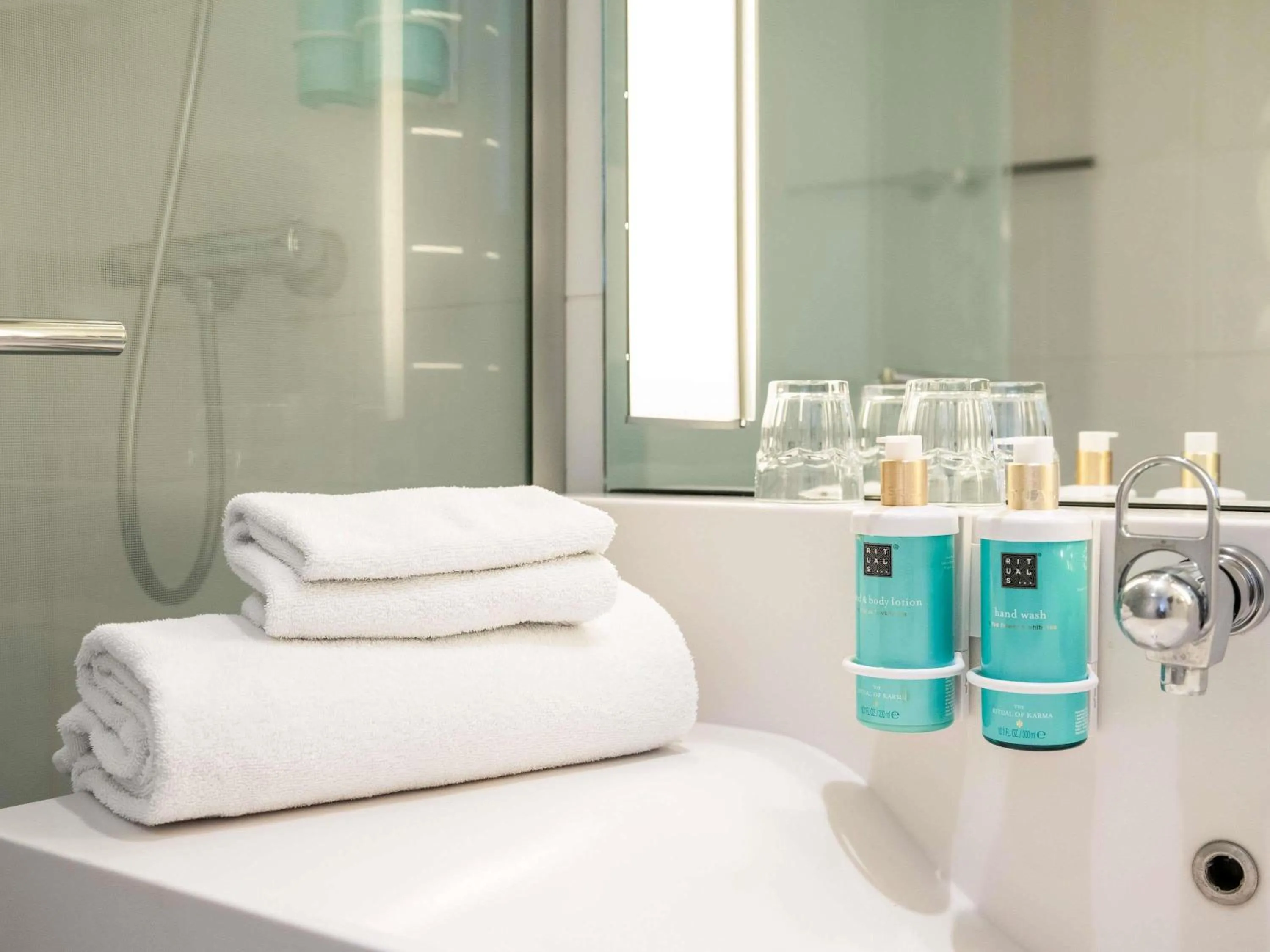 Bedroom in Novotel Bordeaux Mérignac