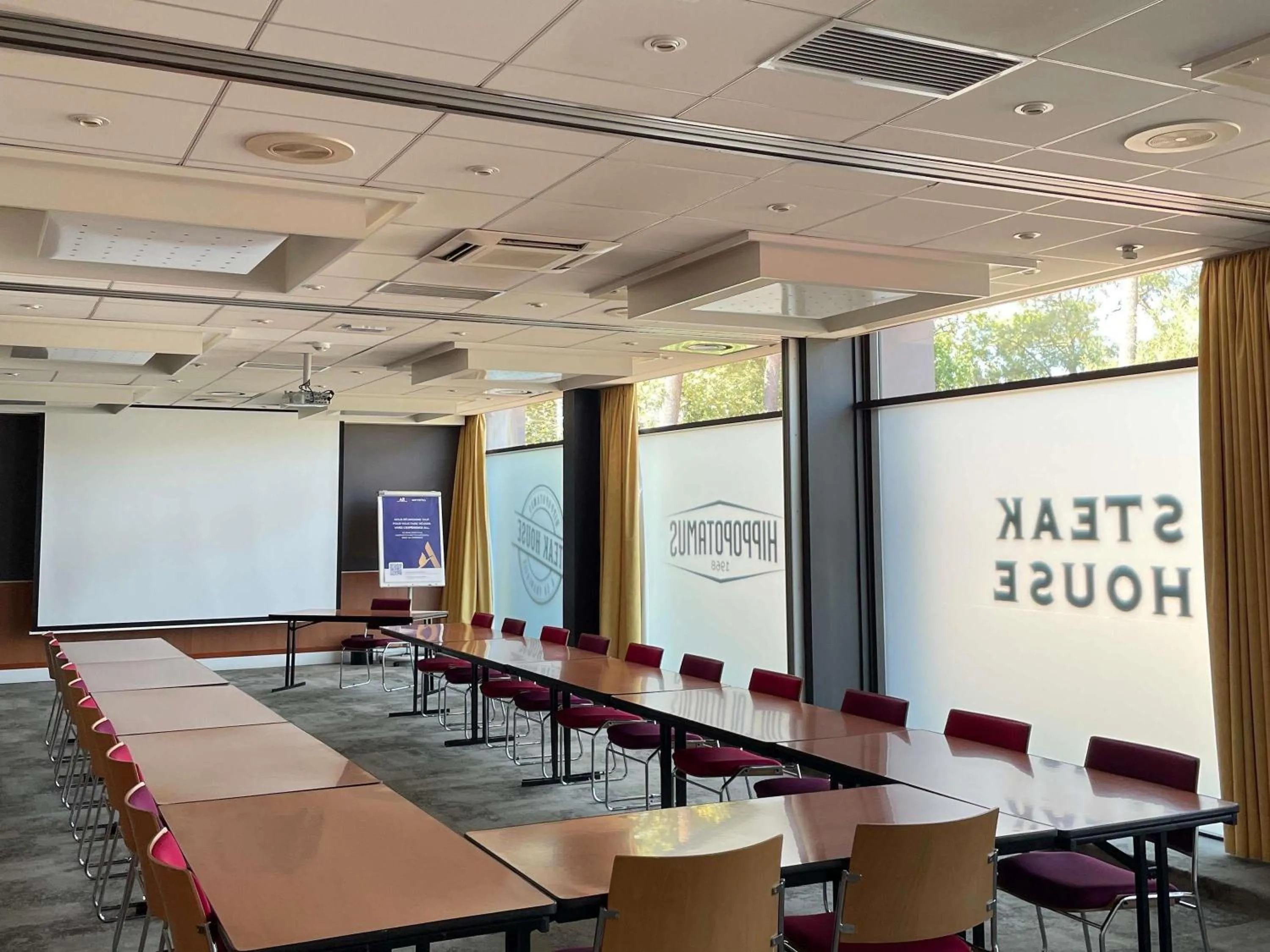 Meeting/conference room in Novotel Bordeaux Mérignac