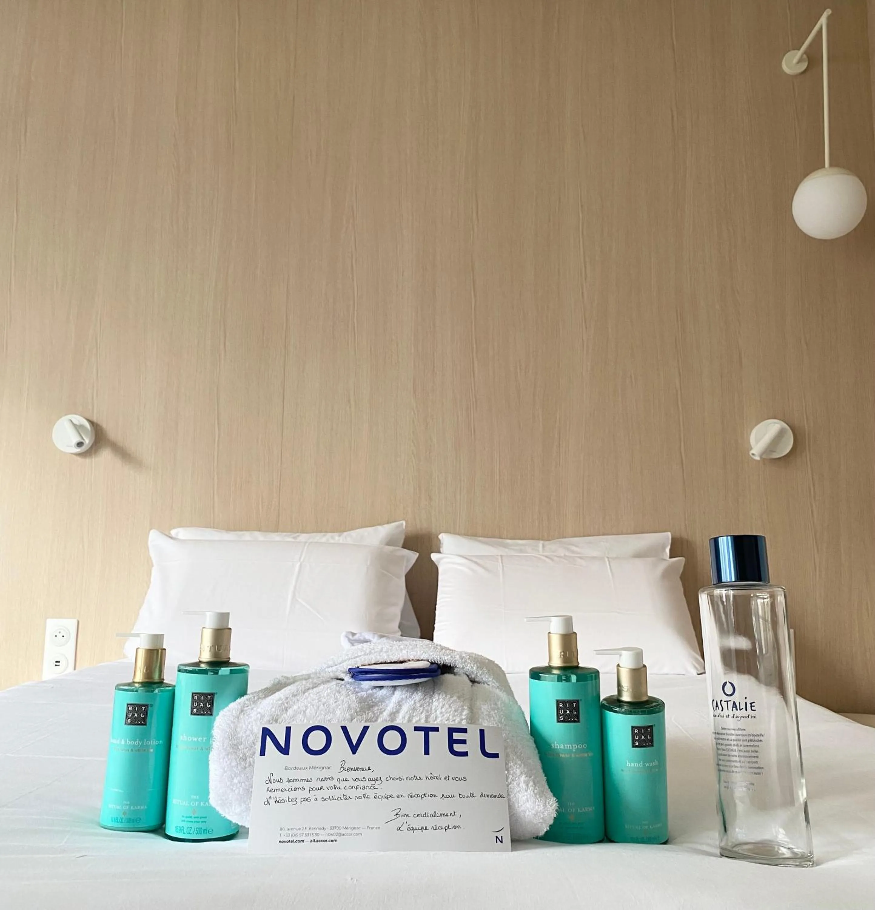 Photo of the whole room, Bed in Novotel Bordeaux Mérignac