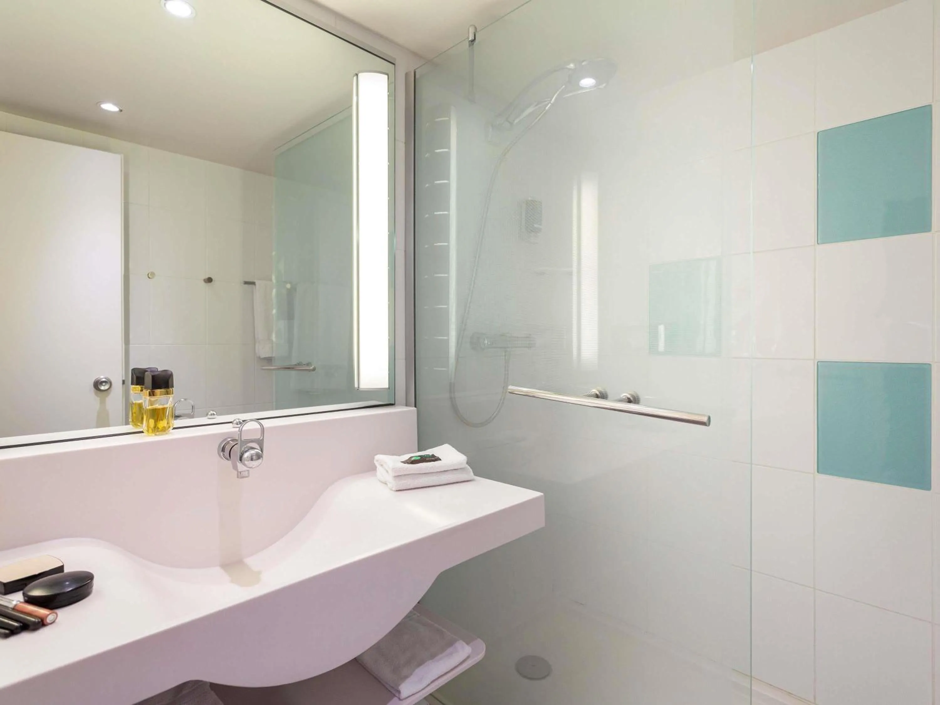 Bedroom in Novotel Bordeaux Mérignac