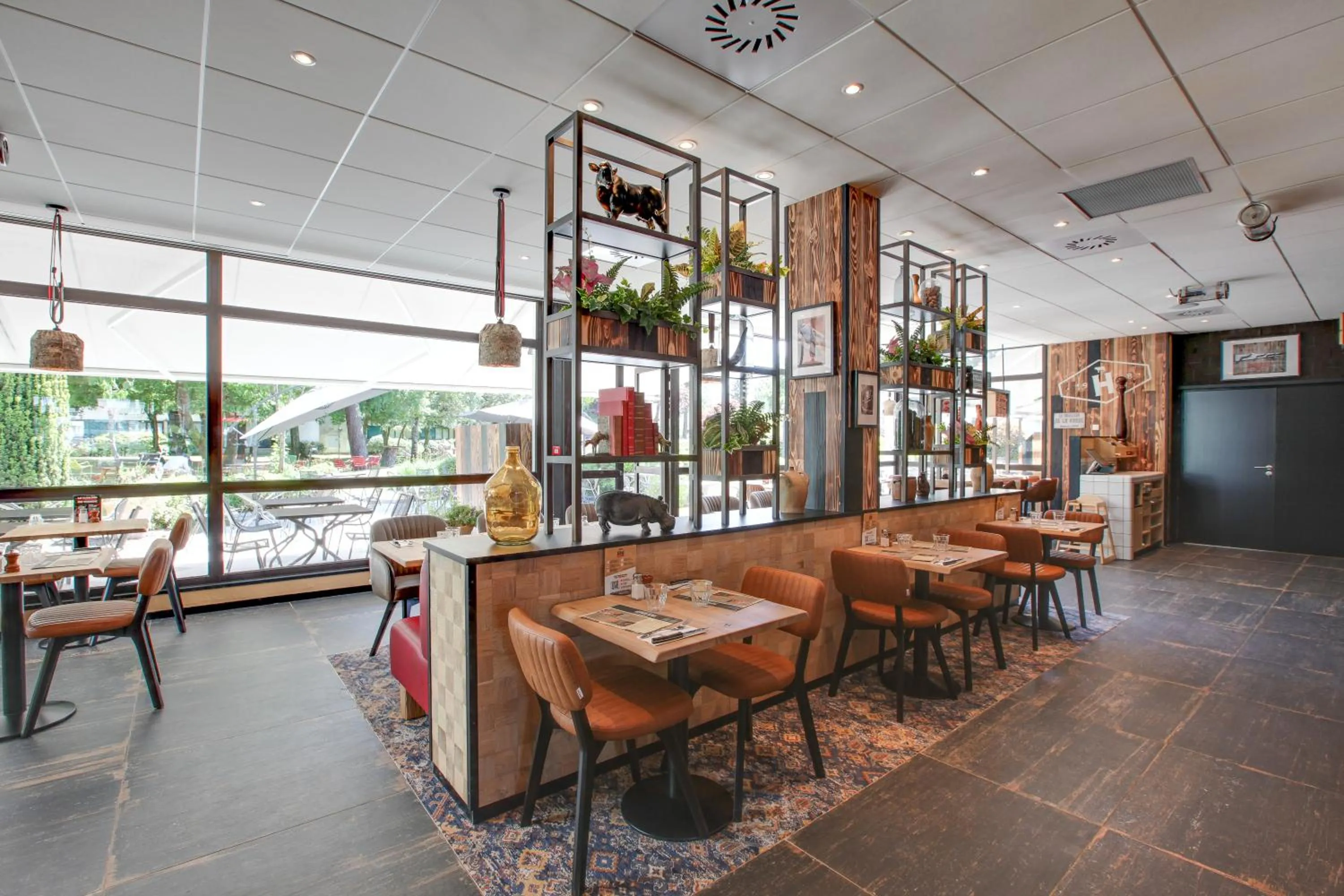 Restaurant/places to eat in Novotel Bordeaux Mérignac