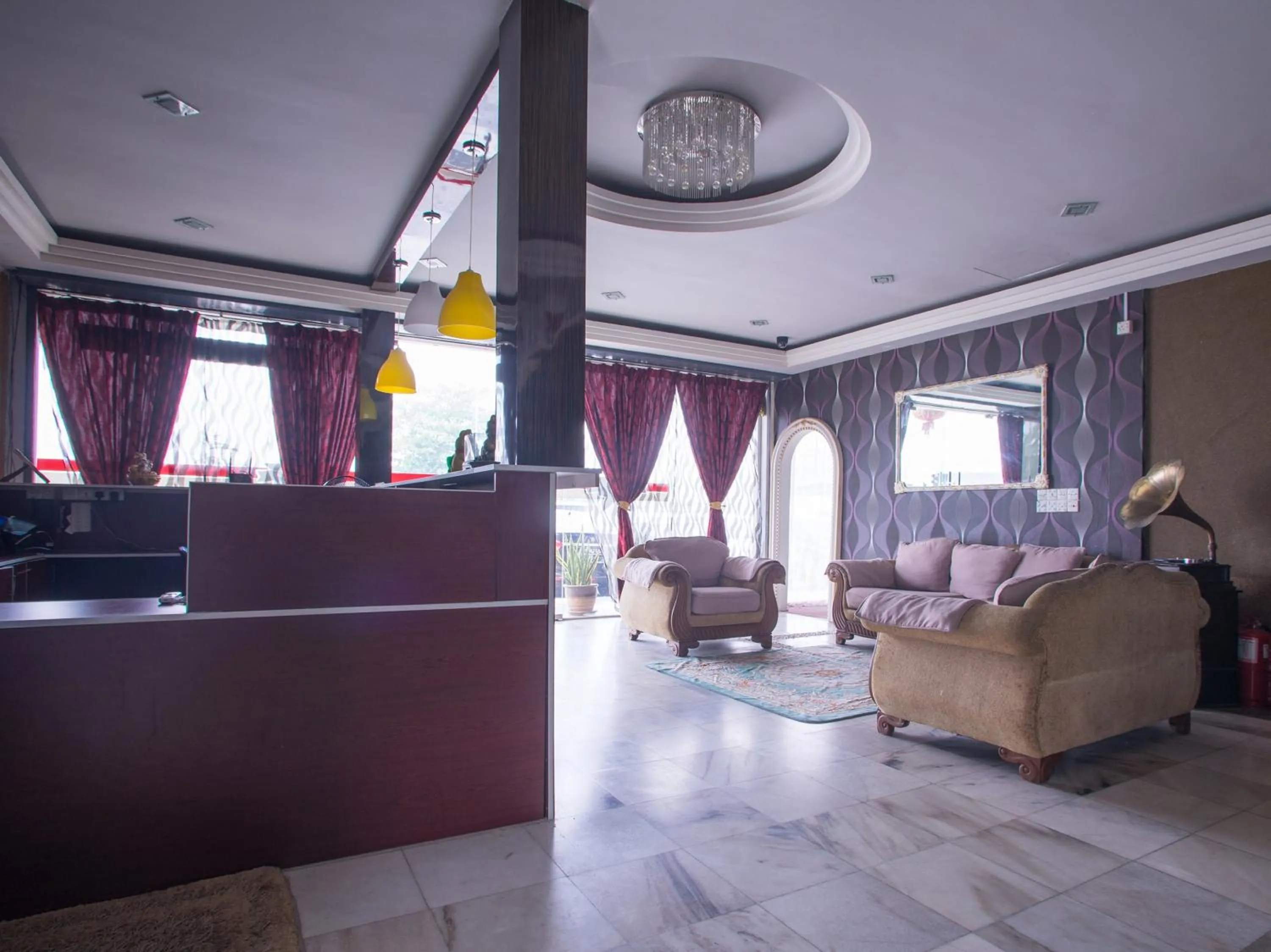 Seating area, Lobby/Reception in OYO 44010 Royals Star Hotel