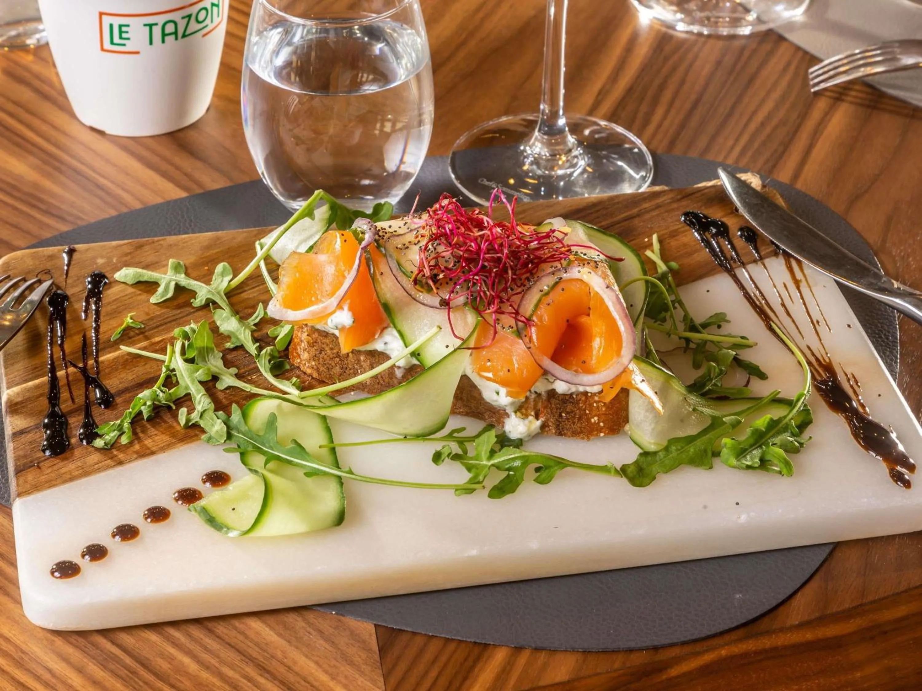 Restaurant/places to eat in Novotel Bourges