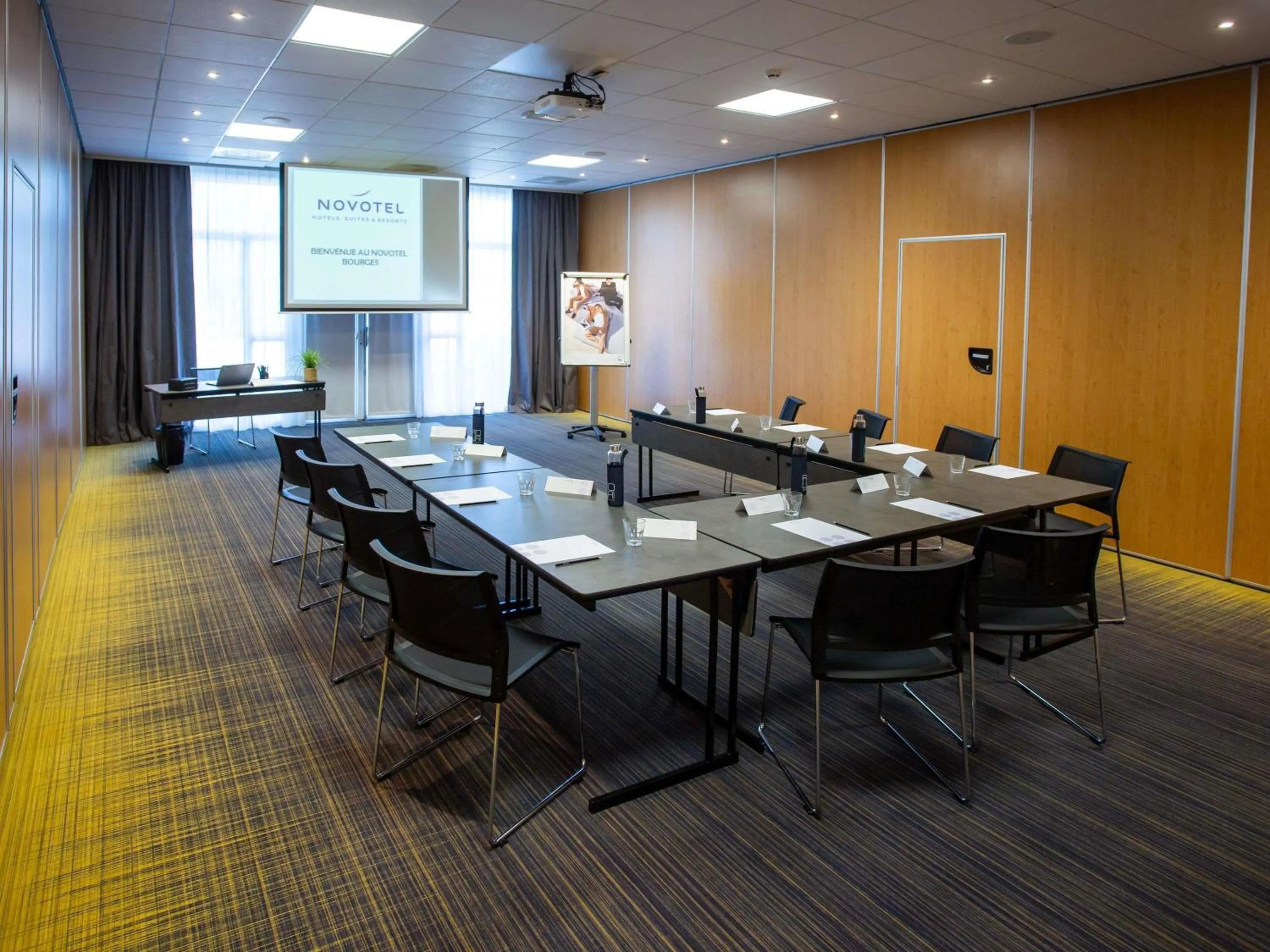 Meeting/conference room in Novotel Bourges