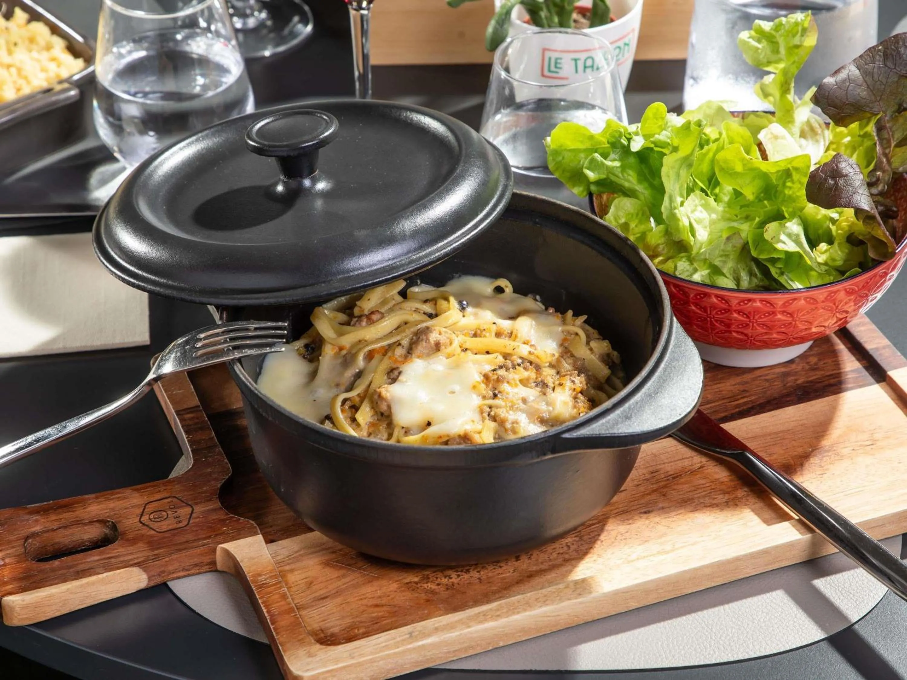 Restaurant/places to eat in Novotel Bourges