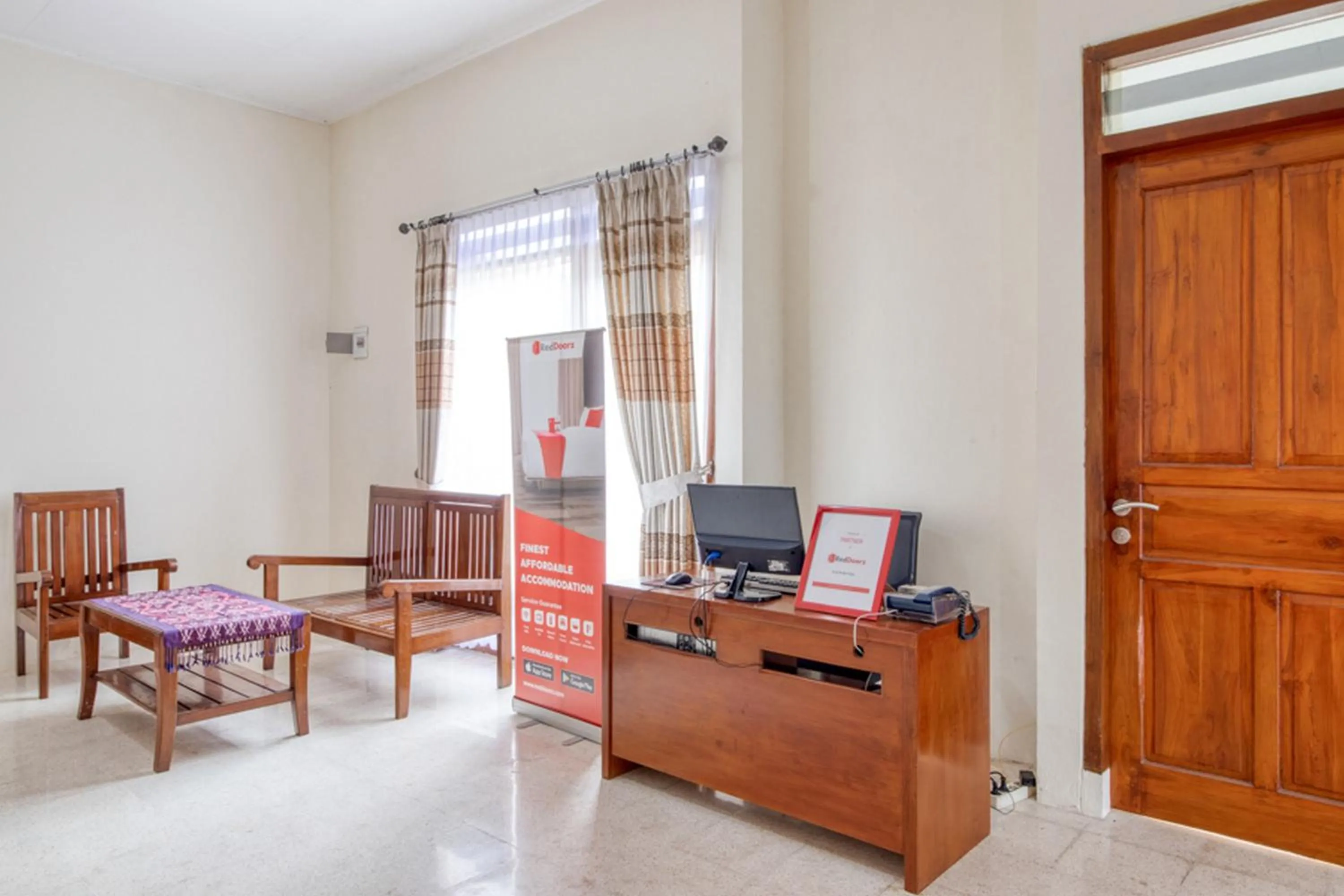 Lobby or reception in RedDoorz near Universitas Gajah Mada