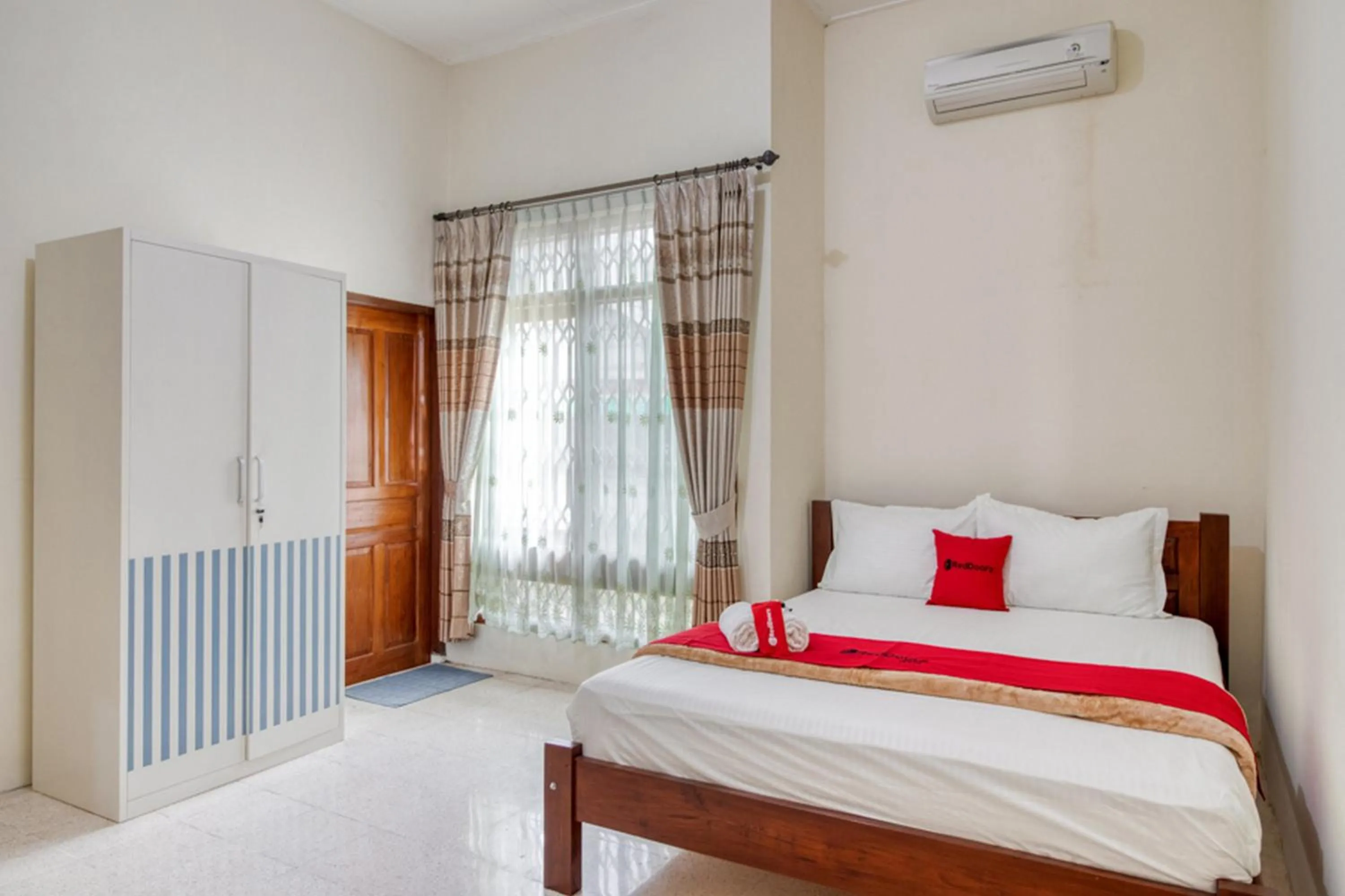 Bedroom in RedDoorz near Universitas Gajah Mada