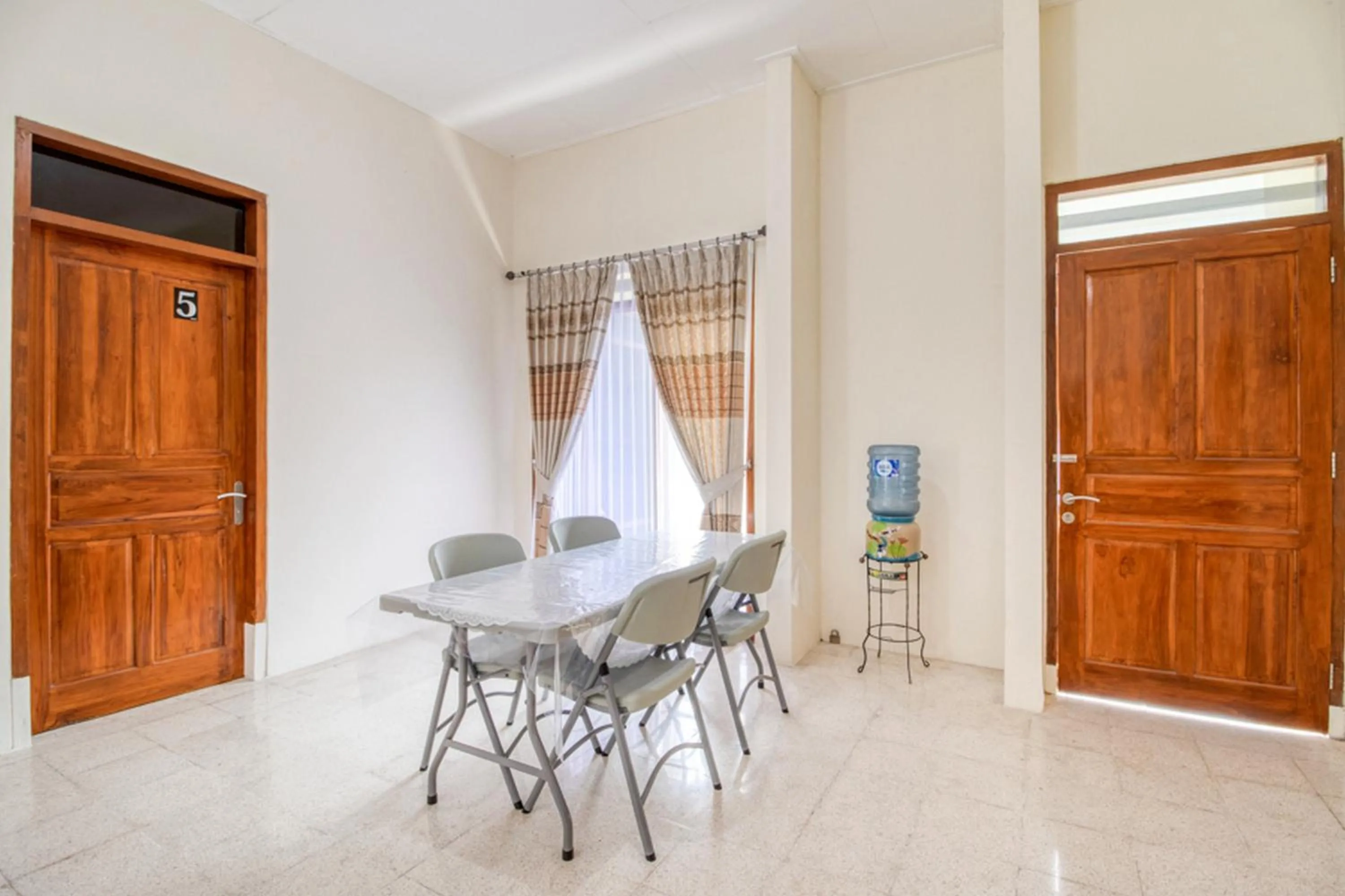 RedDoorz near Universitas Gajah Mada