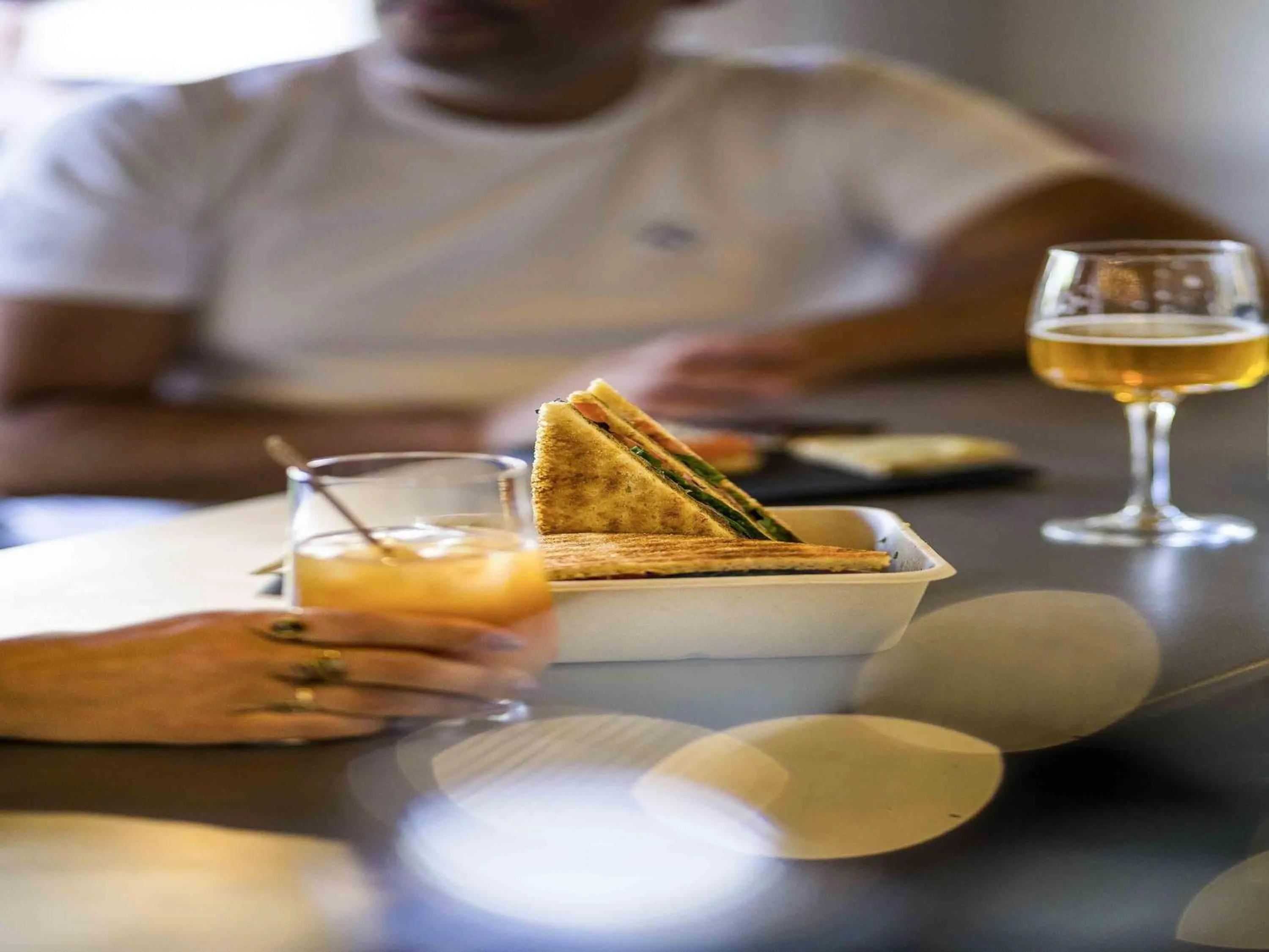 Lounge or bar in Mercure Cannes Mandelieu