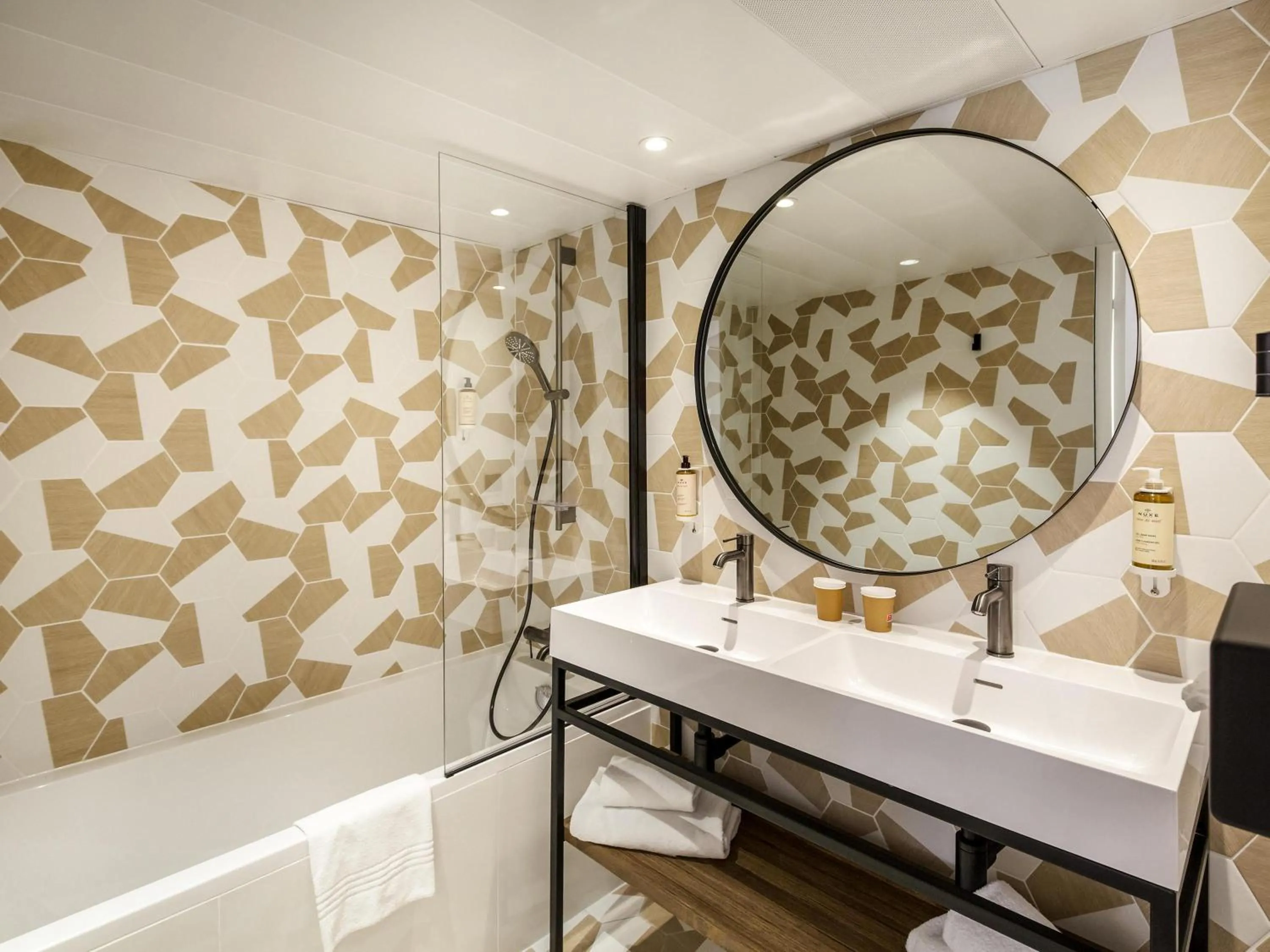 Bedroom in Mercure Cannes Mandelieu