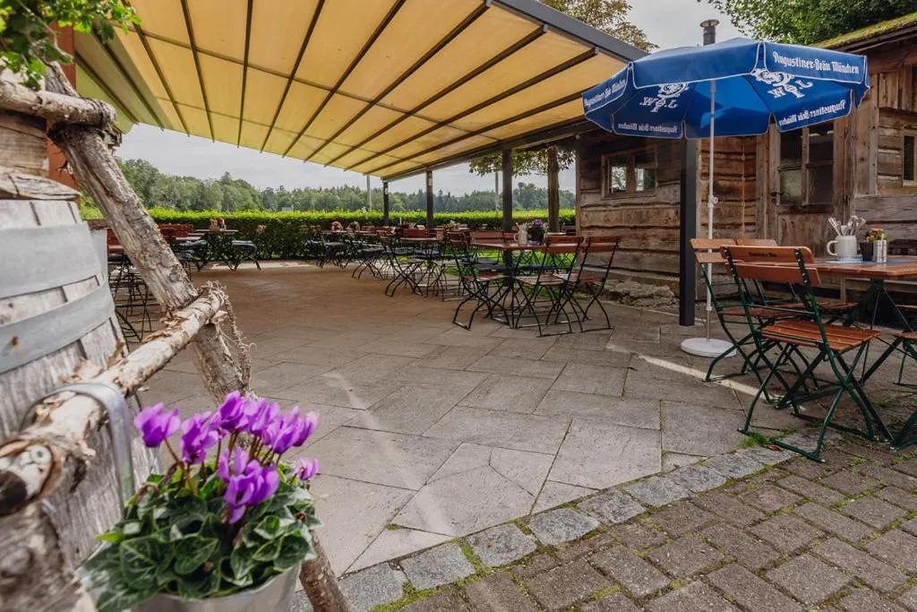 Restaurant/places to eat in Hotel Landgasthof Schöntag