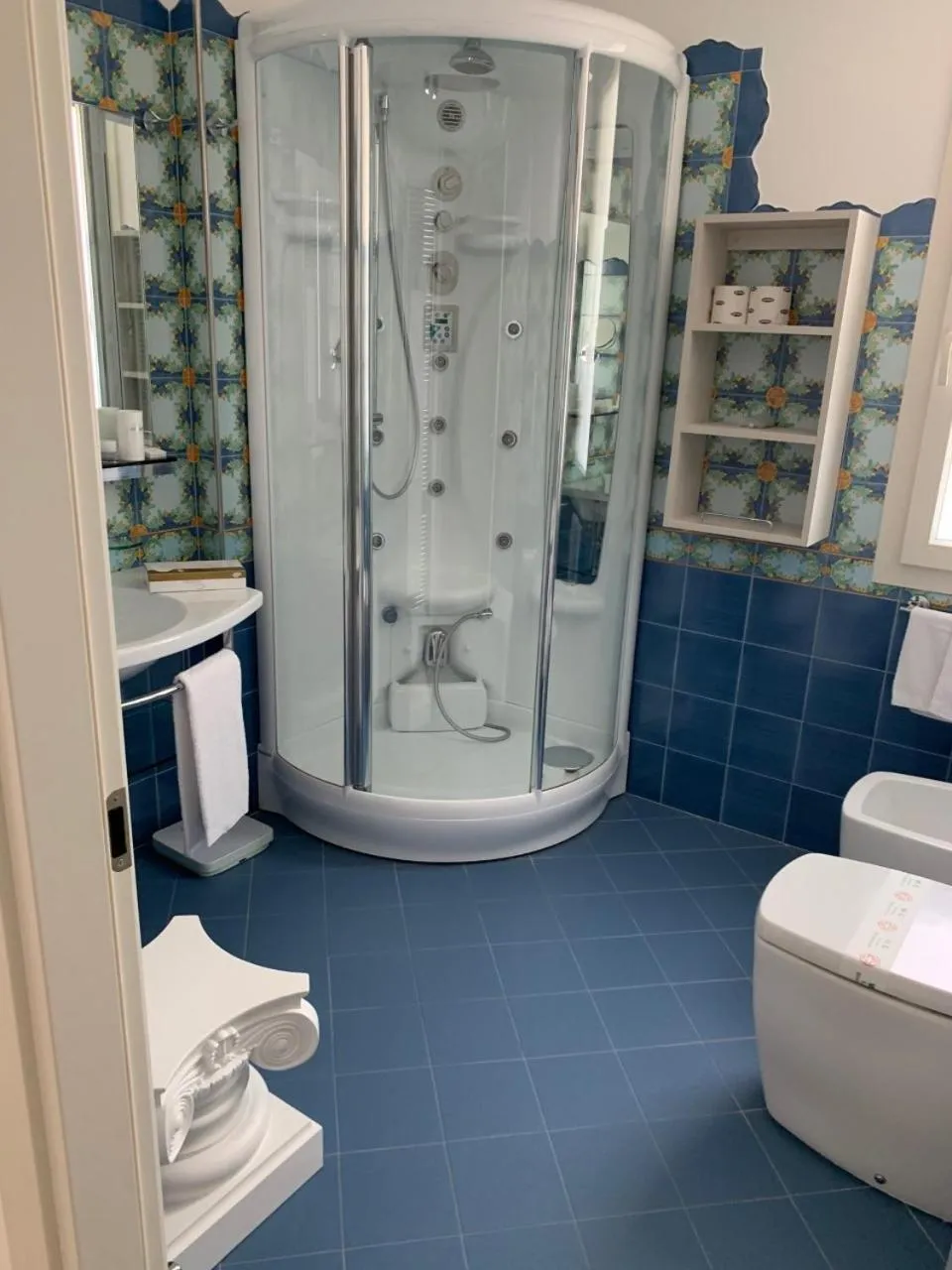 Steam room in Boutique Hotel Paradiso Bovelacci