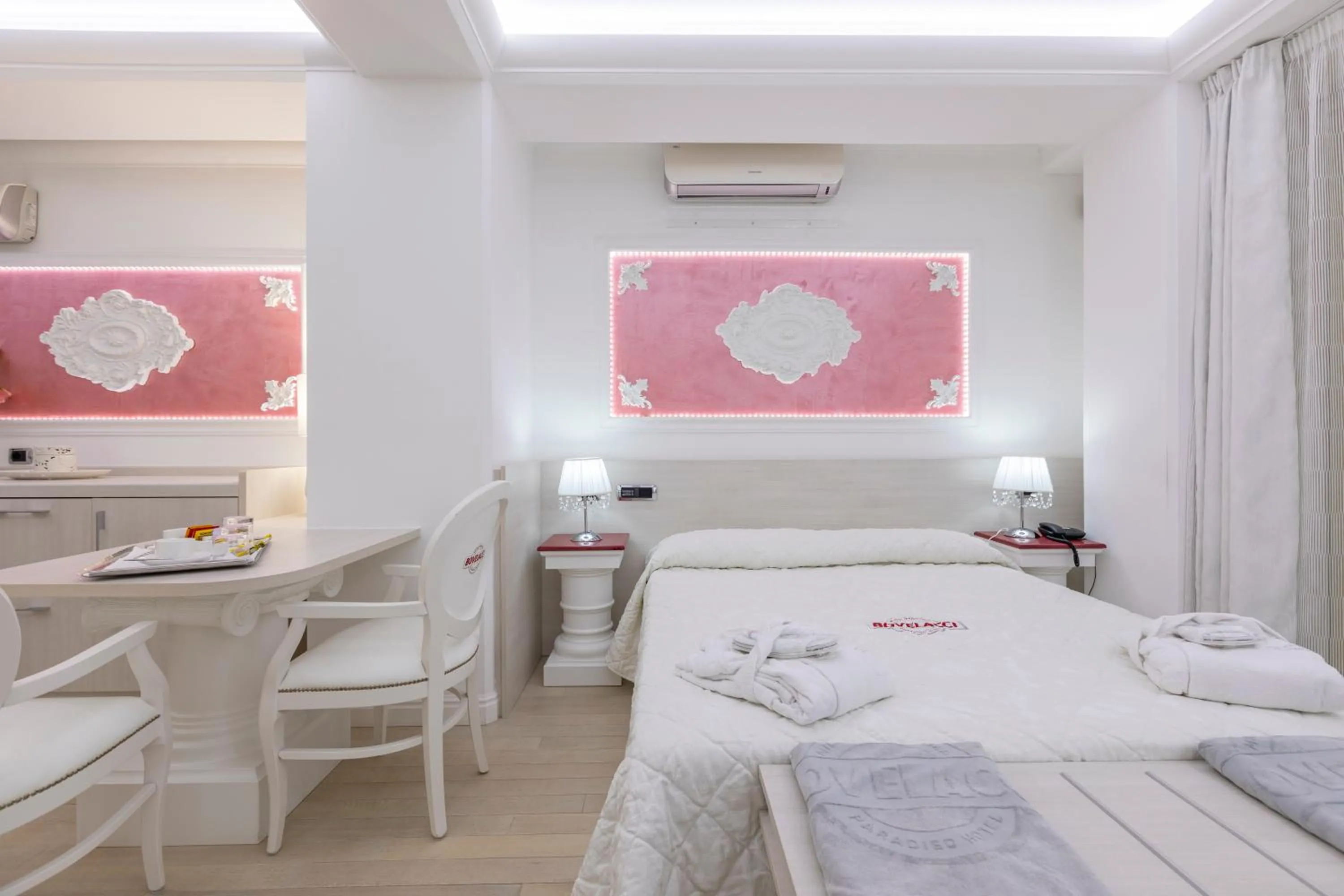 Bed in Boutique Hotel Paradiso Bovelacci