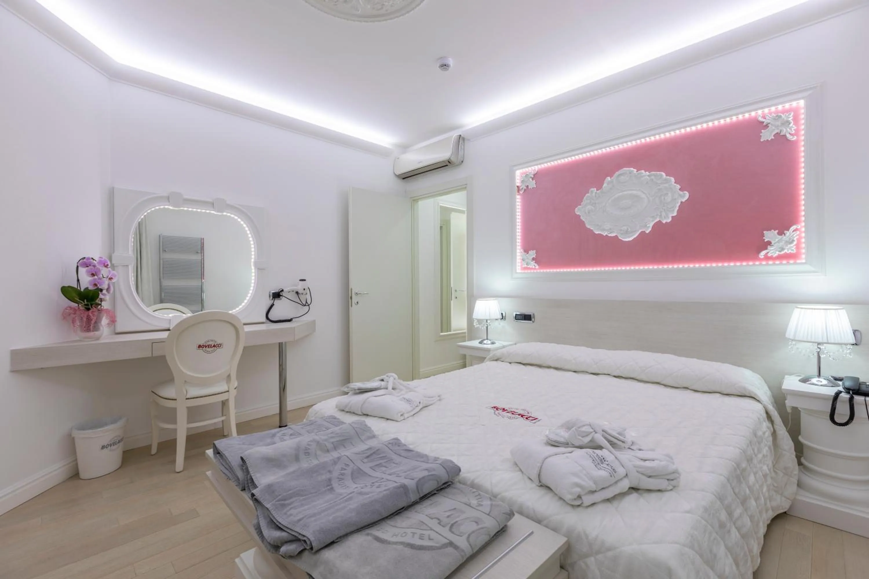 Bedroom, Bed in Boutique Hotel Paradiso Bovelacci