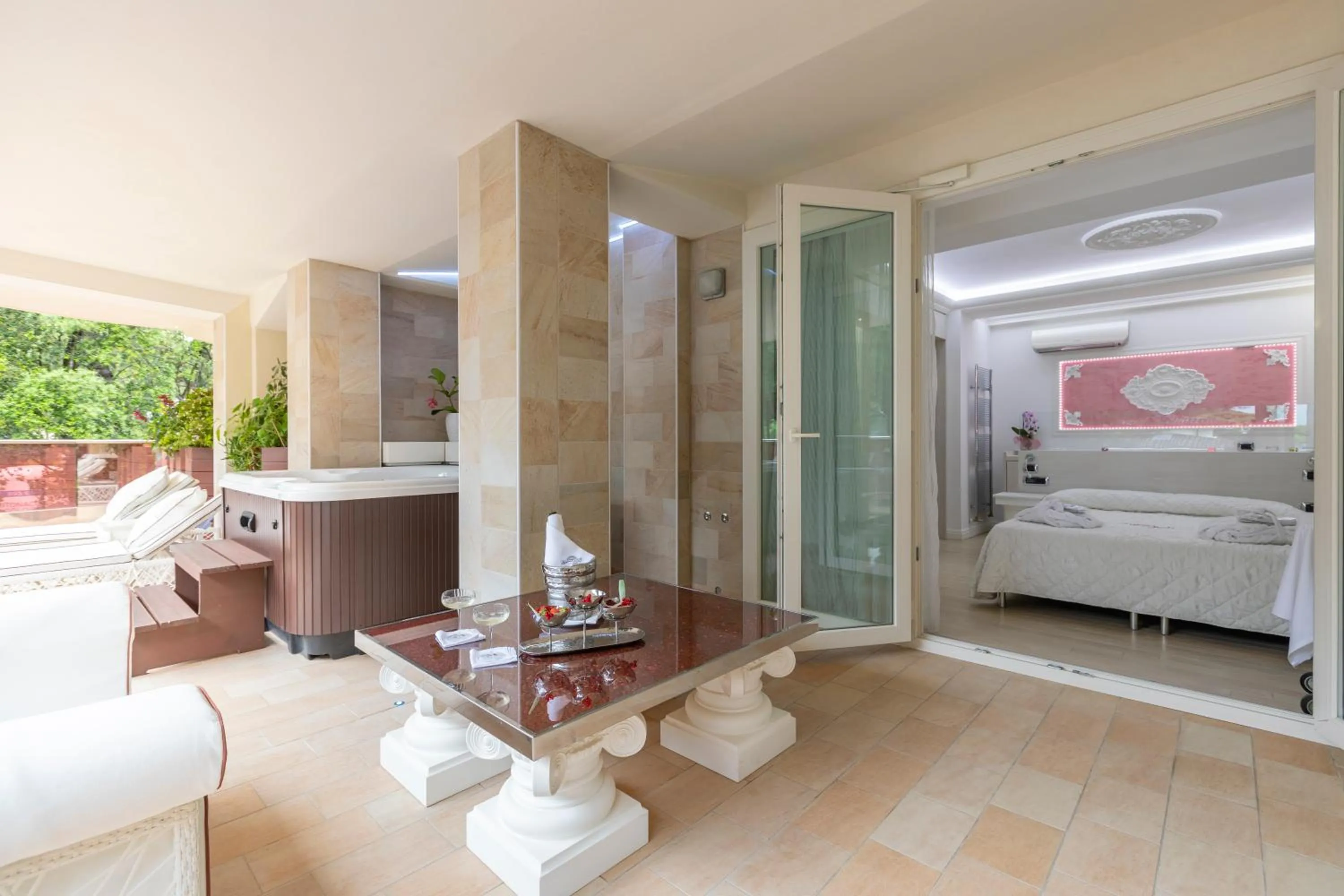 Patio, Bed in Boutique Hotel Paradiso Bovelacci