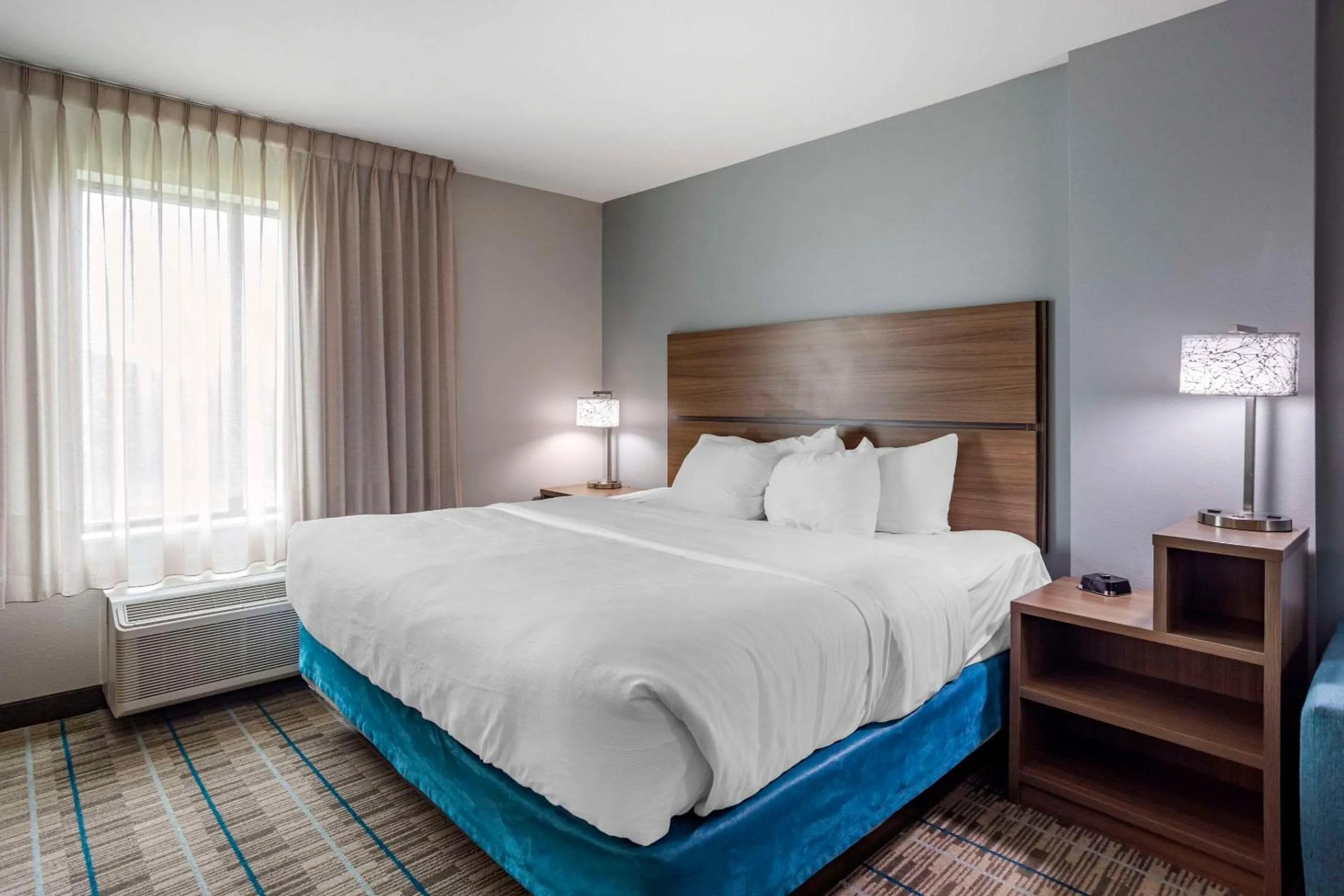 Bedroom, Bed in MainStay Suites Bowling Green North