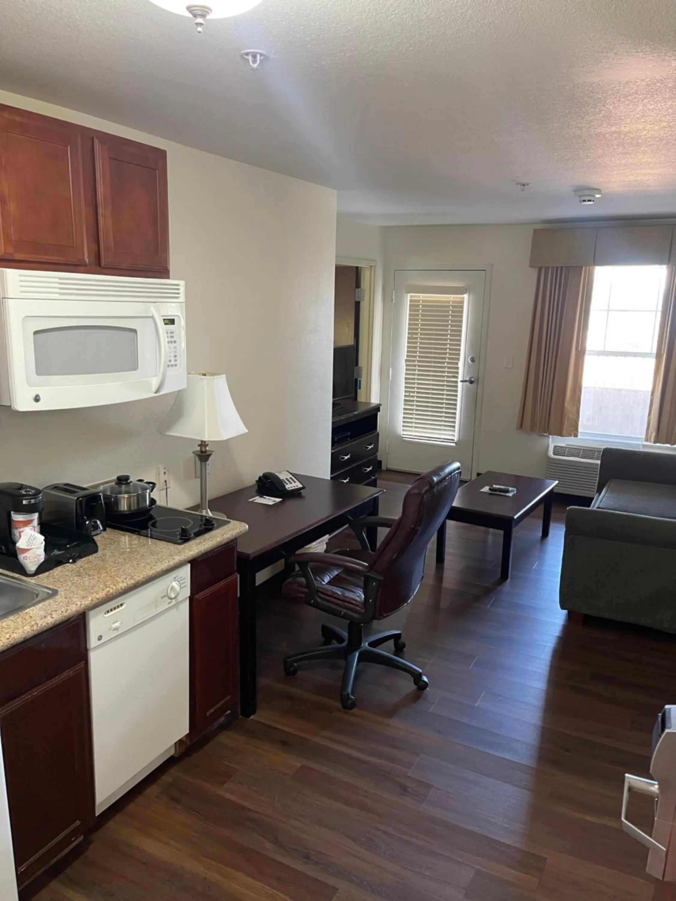 kitchen in MainStay Suites Texas Medical Center-Reliant Park