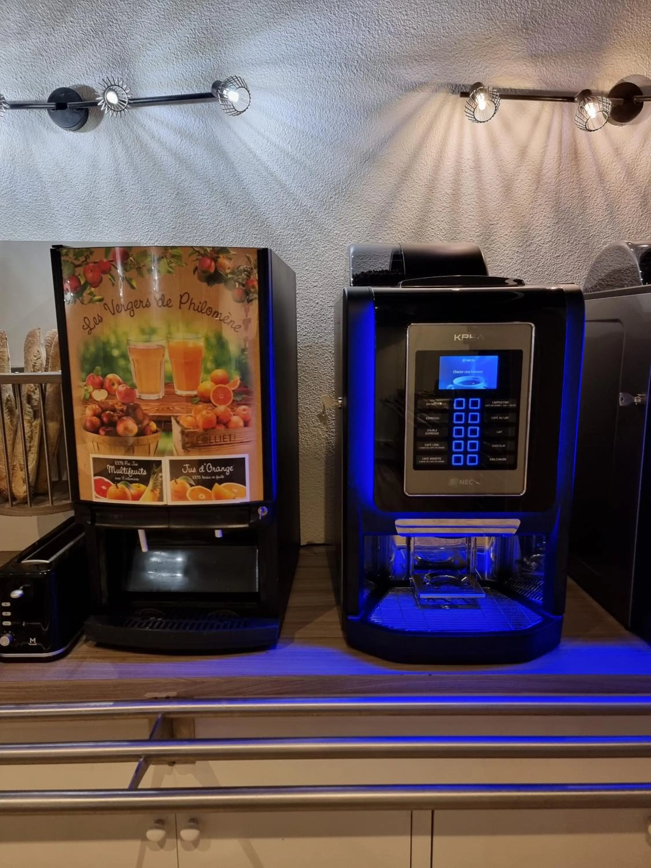 Buffet breakfast in Hôtel Restaurant Le Relais - Pau Nord