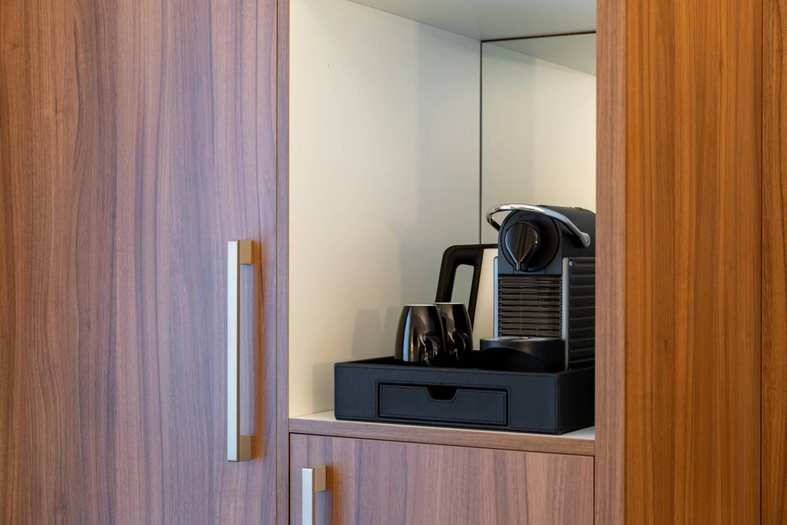 Photo of the whole room in Courtyard Tampere City