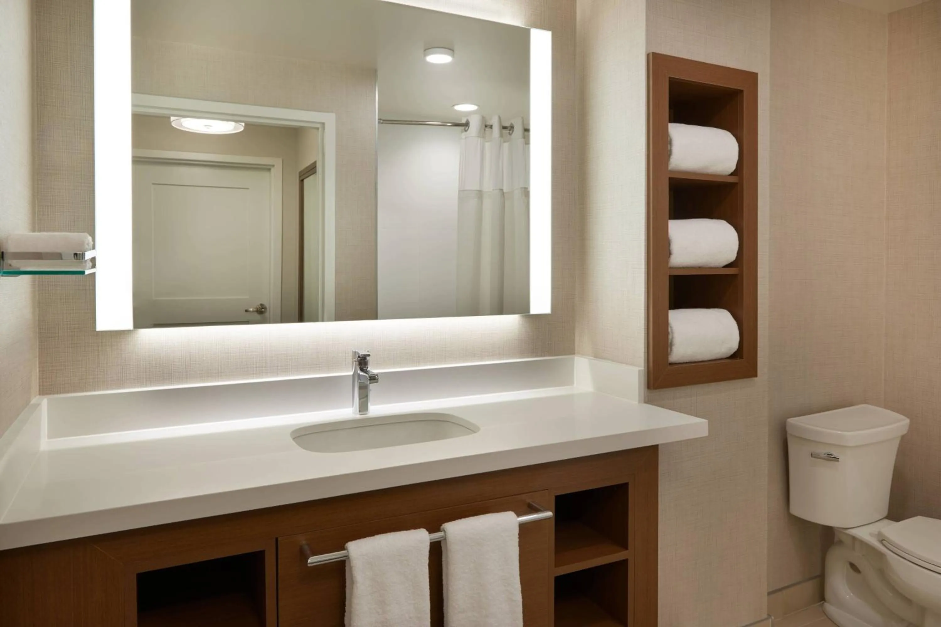 Bathroom in Residence Inn by Marriott Toronto Mississauga Southwest
