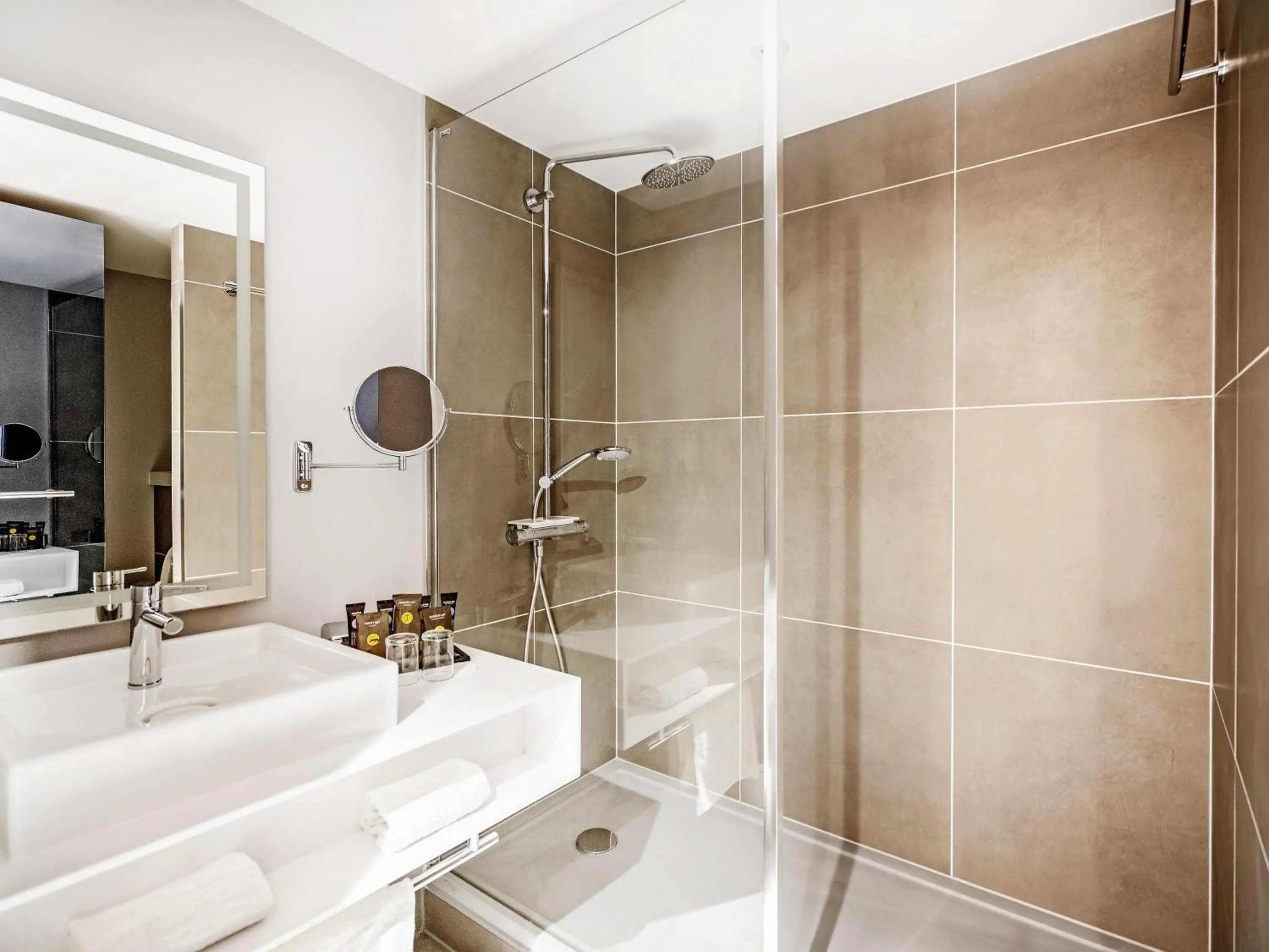 Bedroom in Novotel Leicester