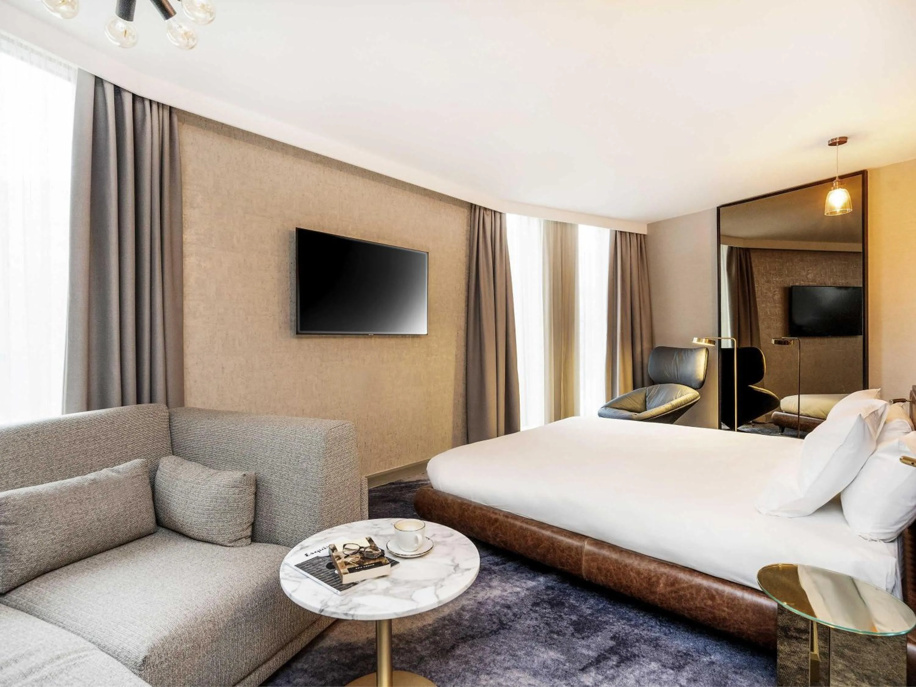 Bedroom, Bed in Novotel Leicester