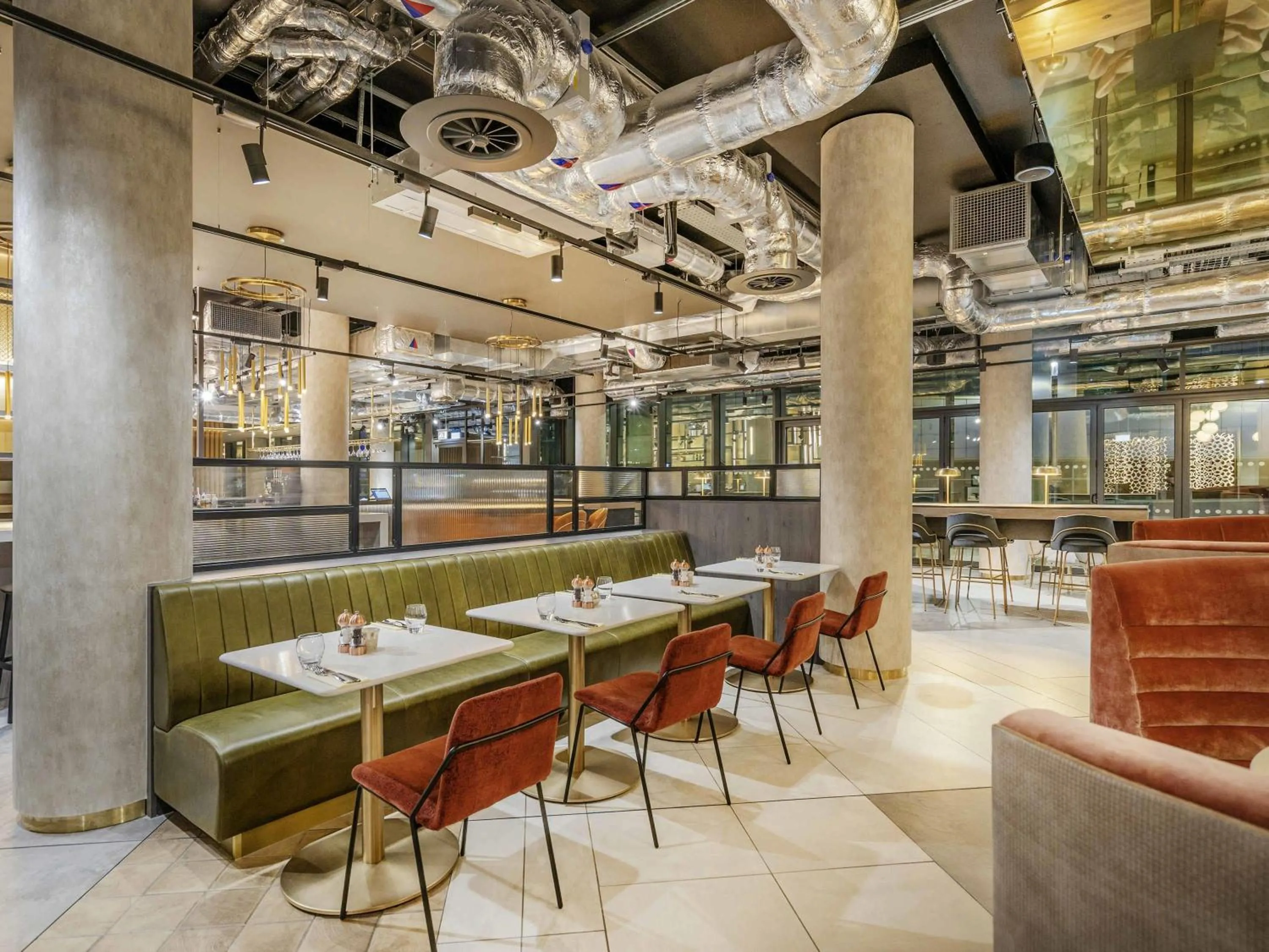 Restaurant/places to eat in Novotel Leicester