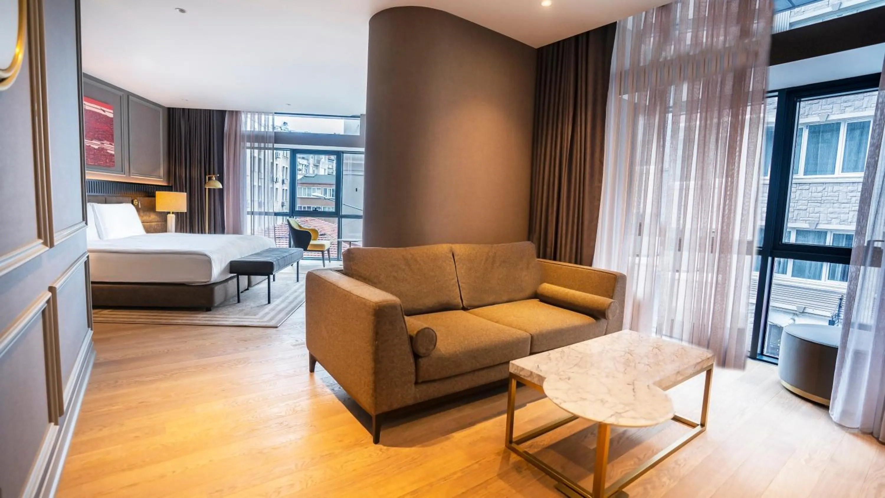 Seating area, Bed in Sofitel Istanbul Taksim