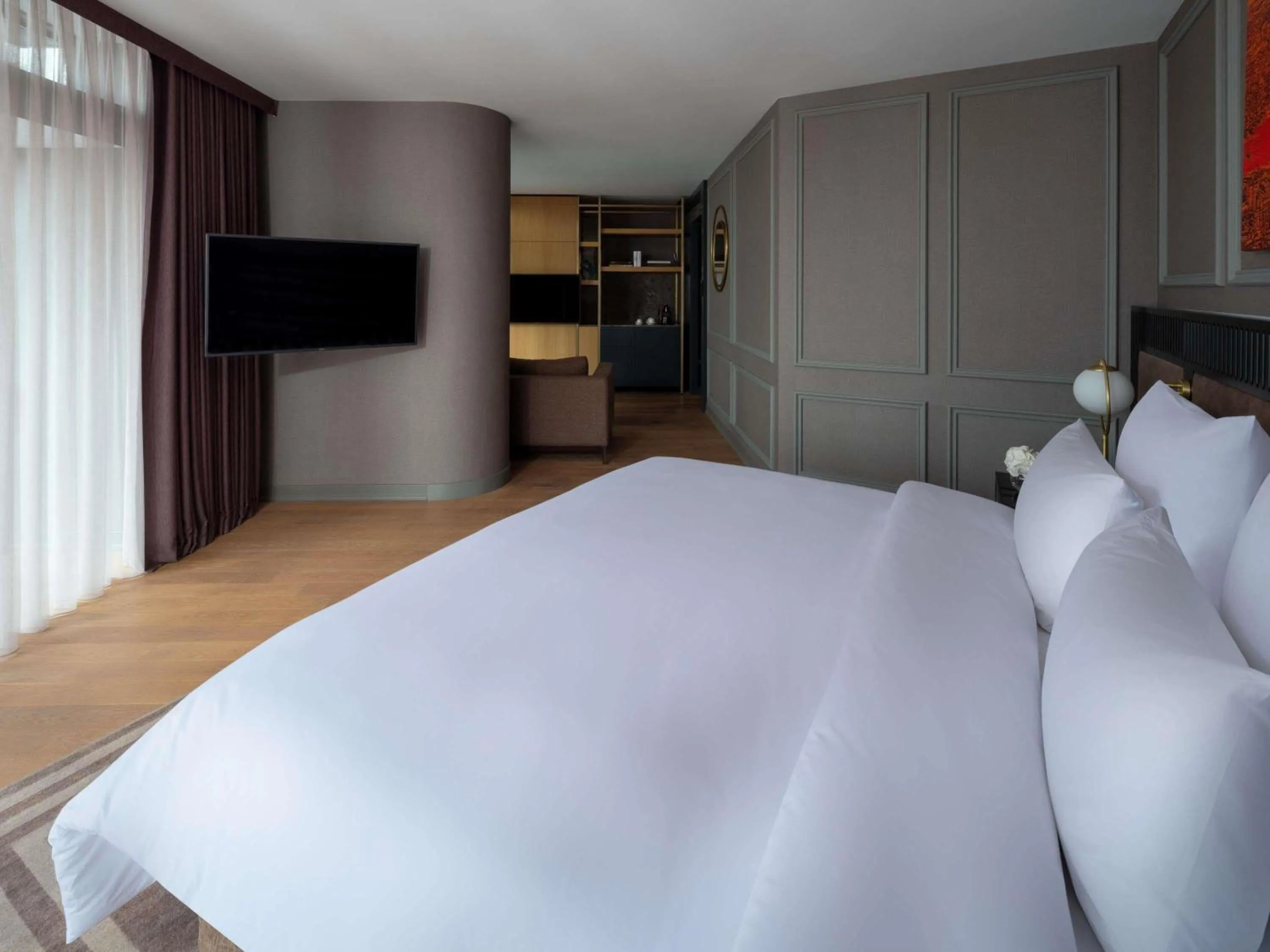 Bedroom, Bed in Sofitel Istanbul Taksim