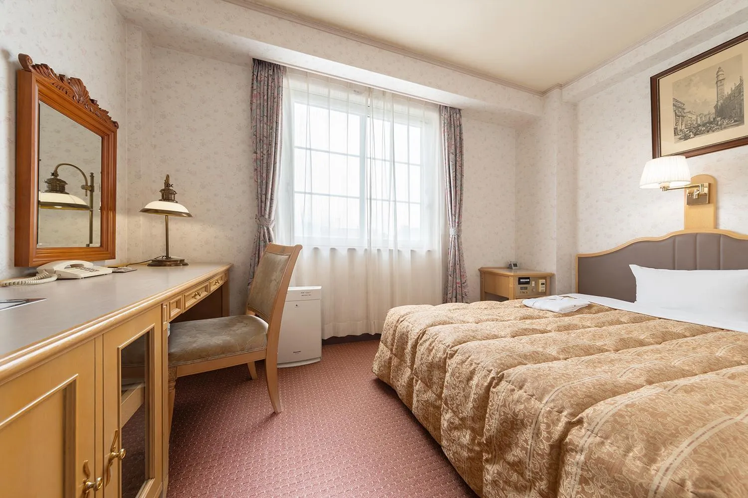 Photo of the whole room, Bed in Hiroshima Intelligent Hotel Stadium Mae