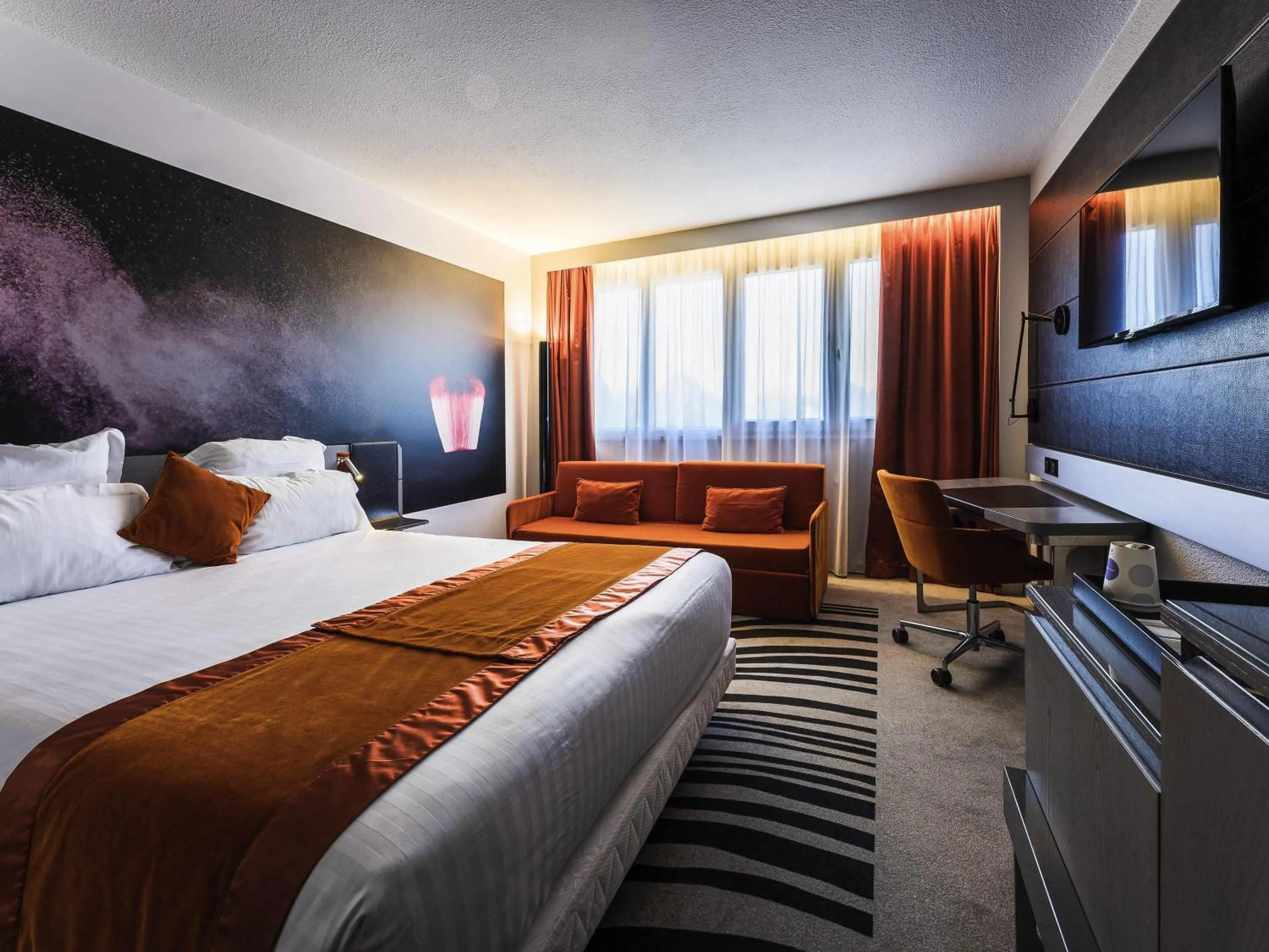 Bedroom, Bed in Novotel Orléans Saint Jean de Braye