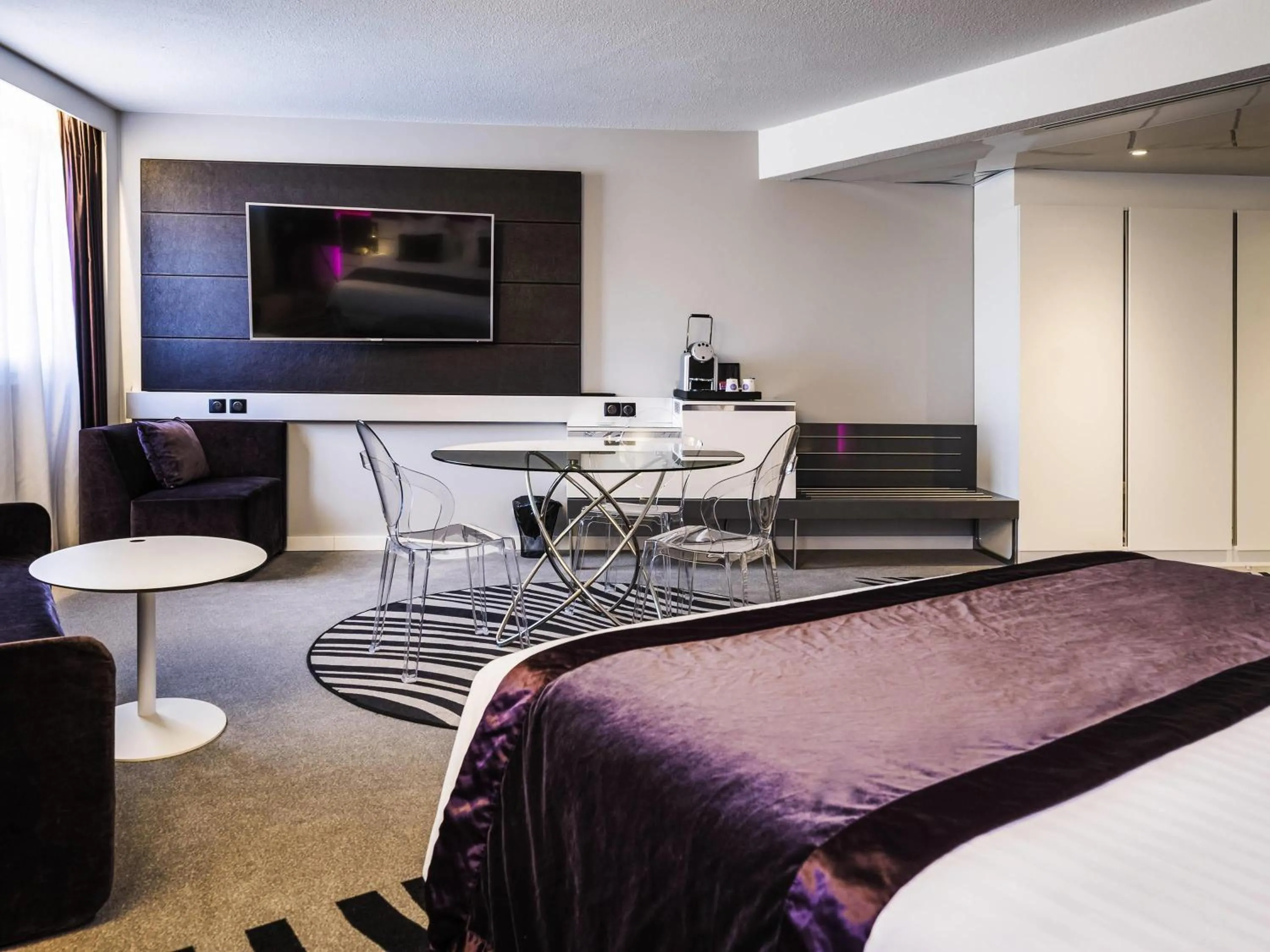 Bedroom, Bed in Novotel Orléans Saint Jean de Braye