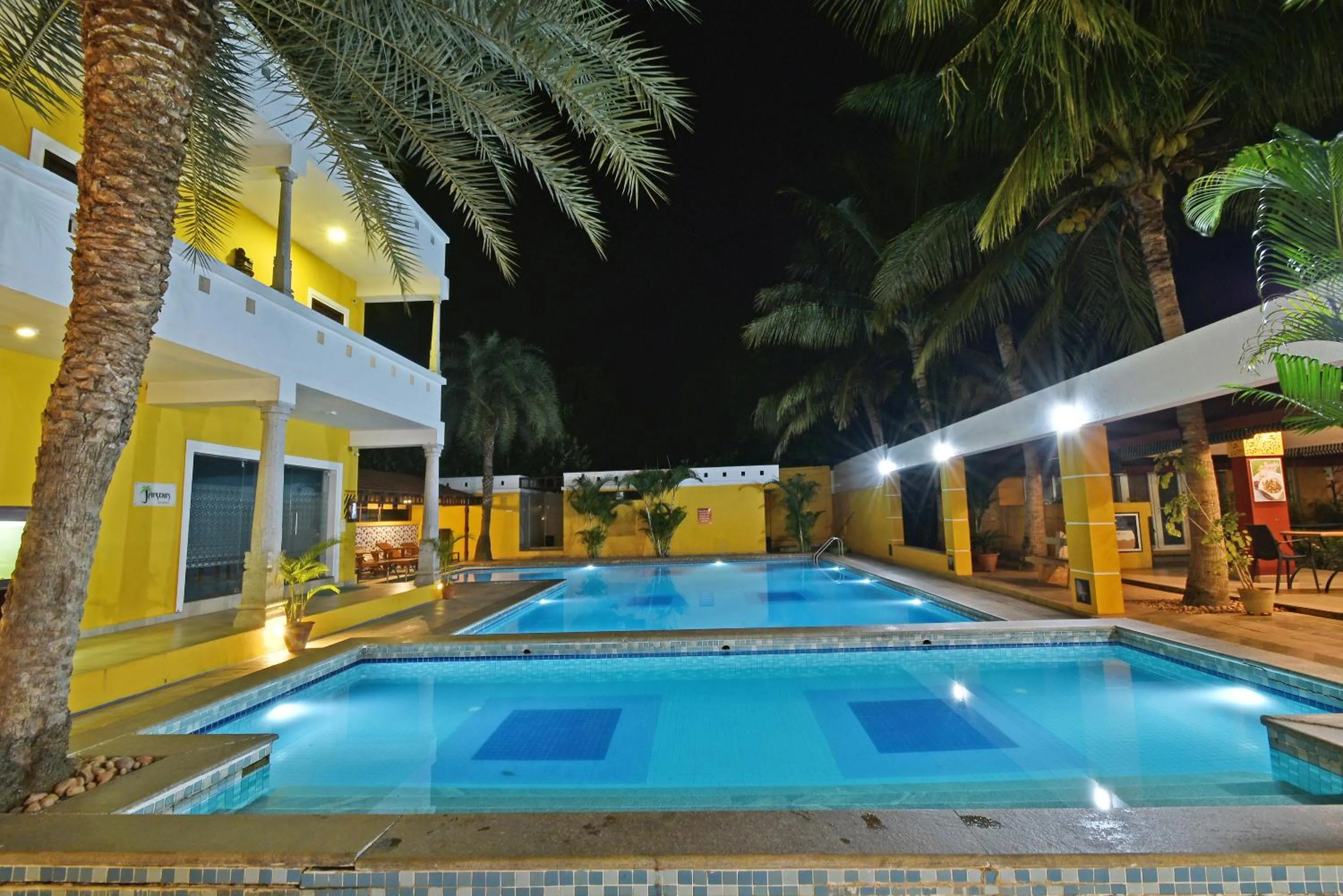 Night in Poppys Olive de' villa