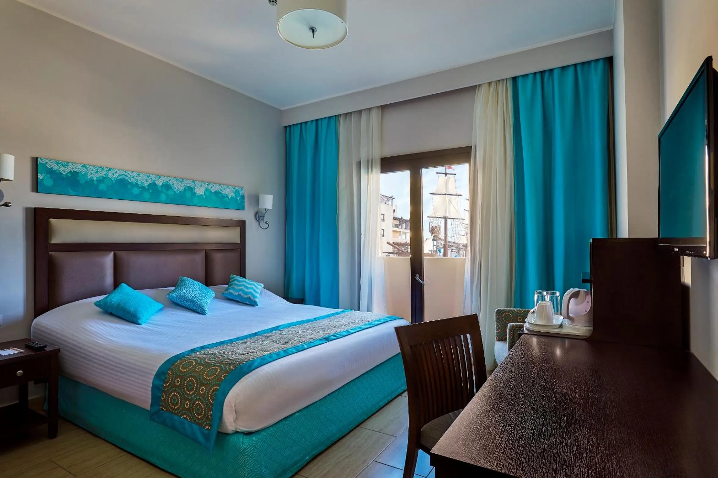 Bed in Steigenberger Aqua Magic, All inclusive