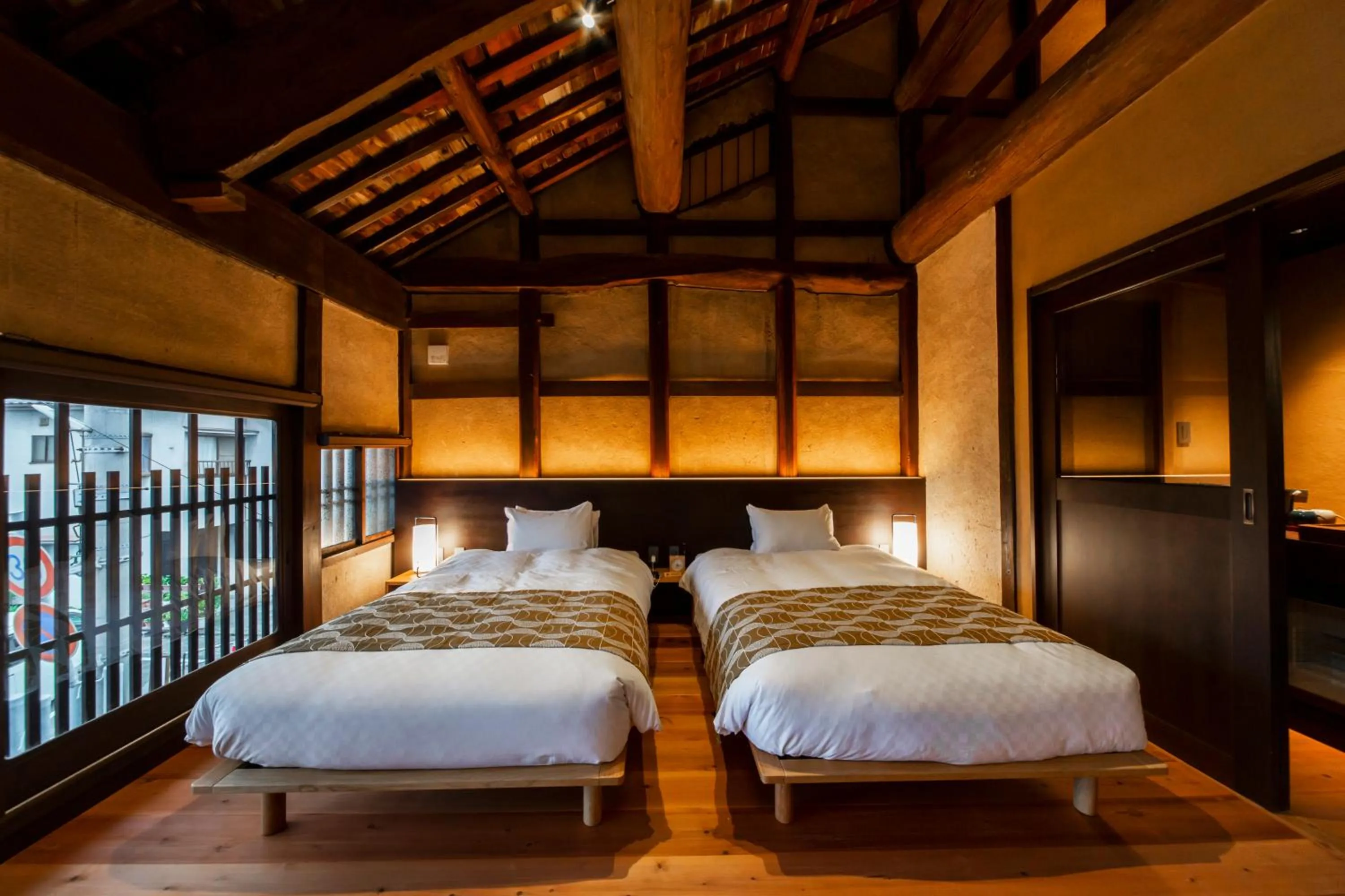 Photo of the whole room, Bed in Tomonoura Shiomachi Hotel