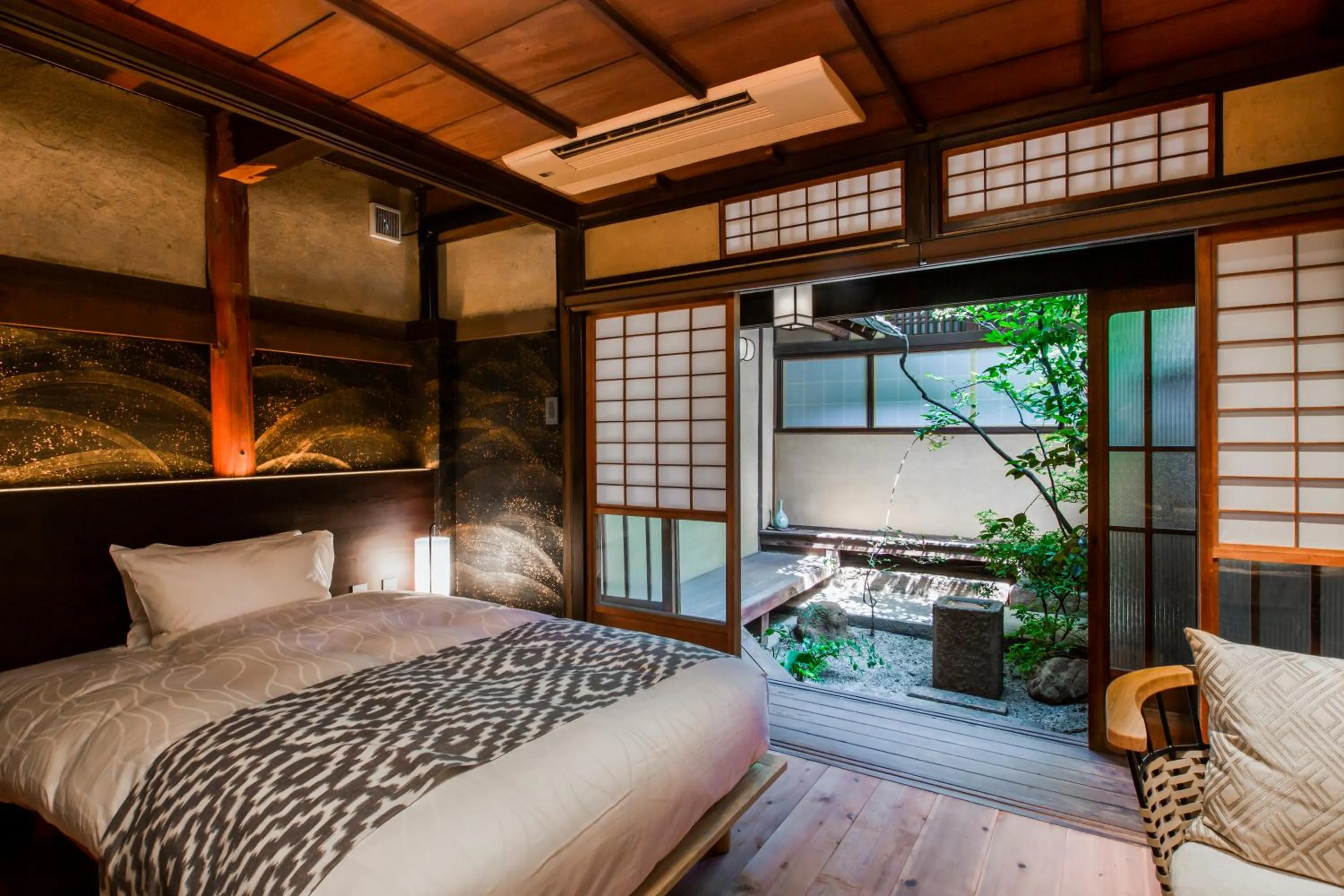 Bedroom, Bed in Tomonoura Shiomachi Hotel