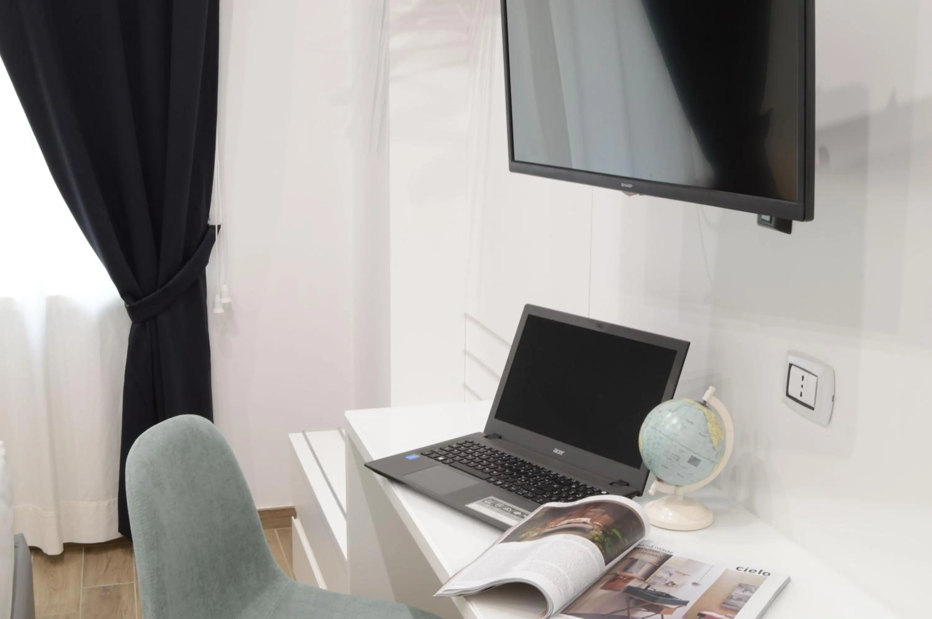 Decorative detail in Napoliseason Rooms & Breakfast