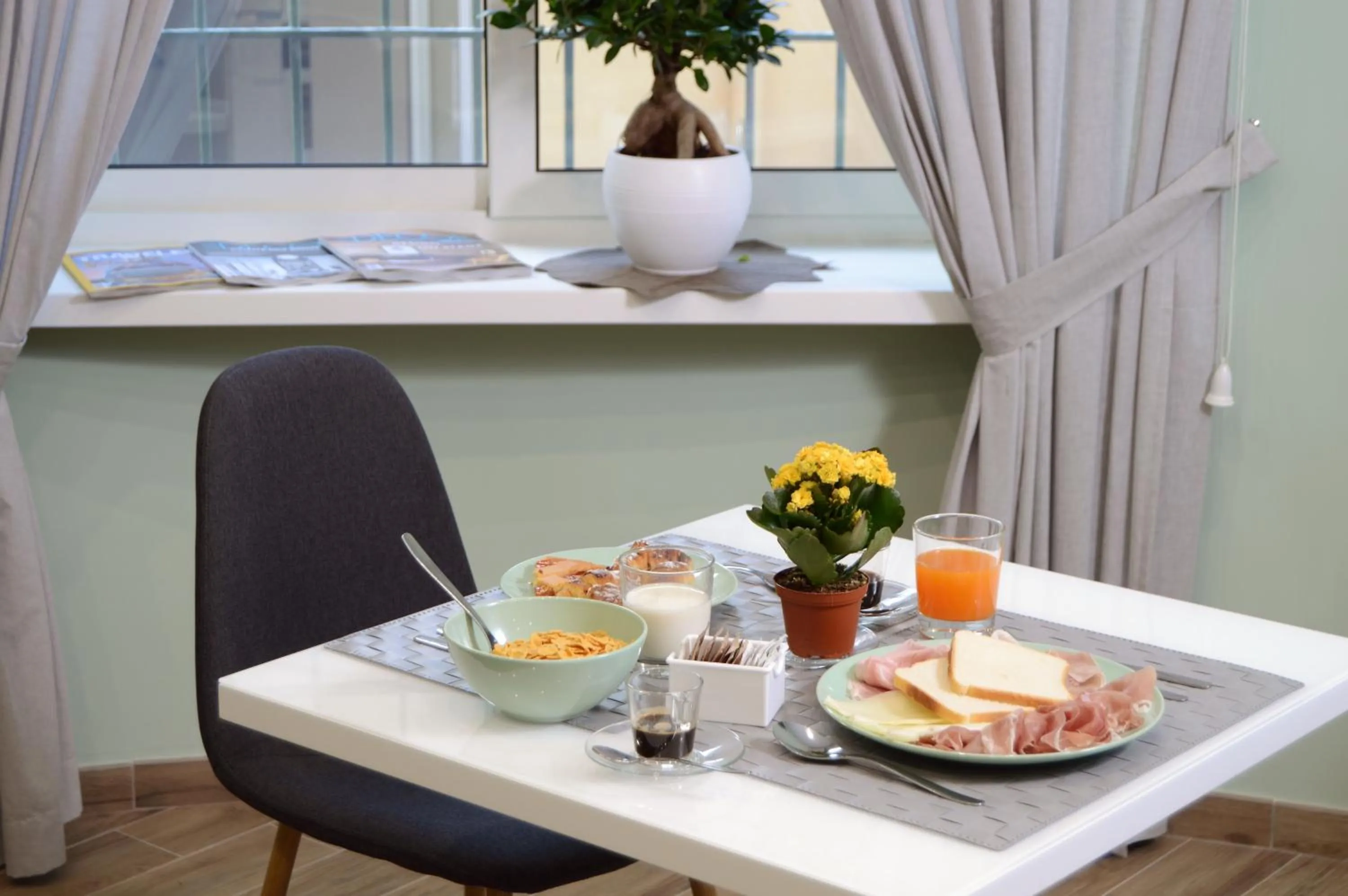 Breakfast in Napoliseason Rooms & Breakfast