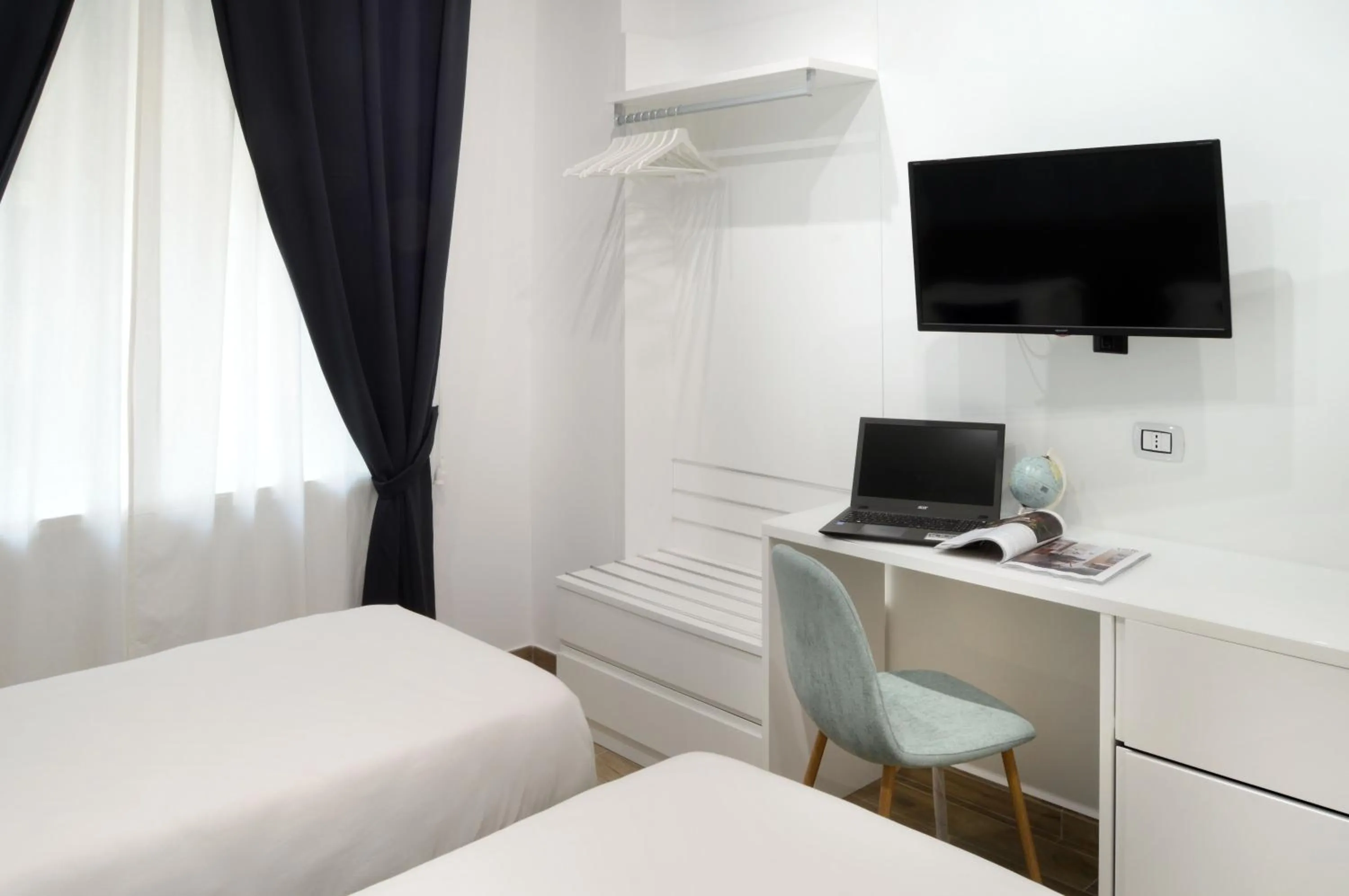 TV and multimedia, Bed in Napoliseason Rooms & Breakfast