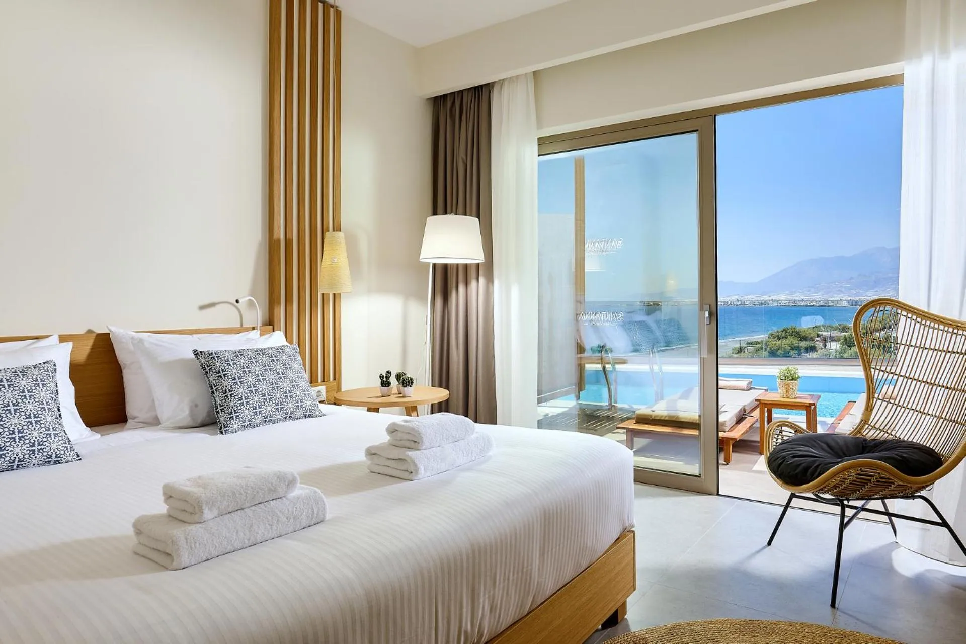 Coffee/tea facilities, Bed in Enorme Santanna Beach