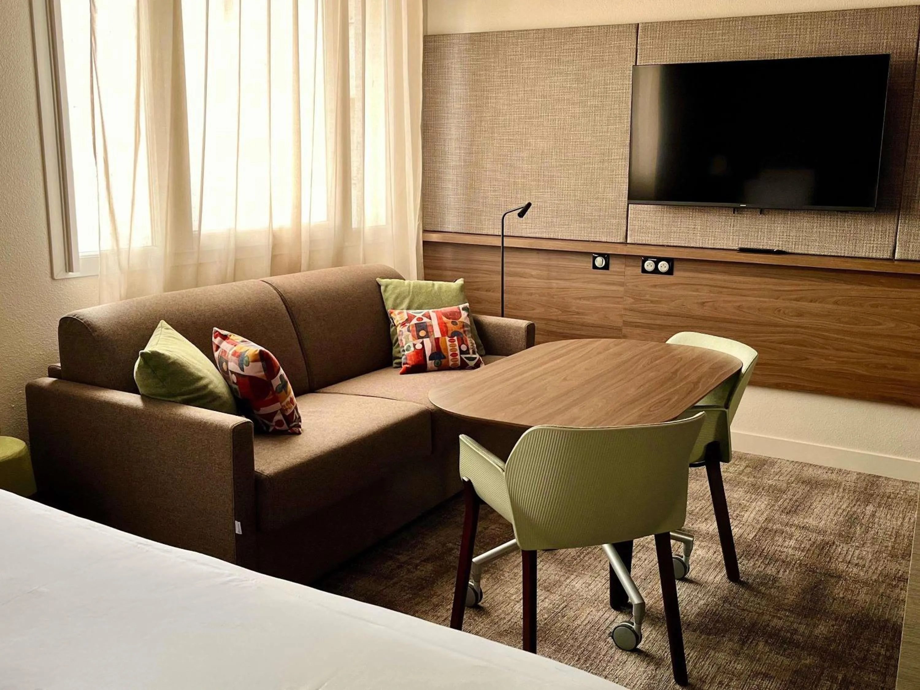 Bedroom in Novotel Suites Clermont Ferrand Polydome